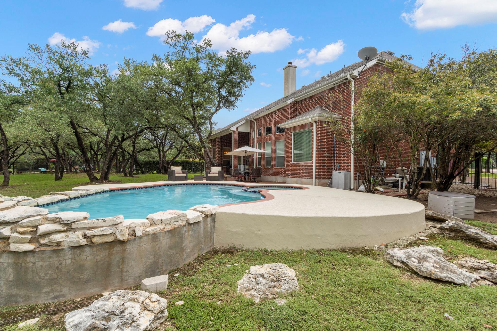 15 Sarazen Loop N, Georgetown, TX 78628