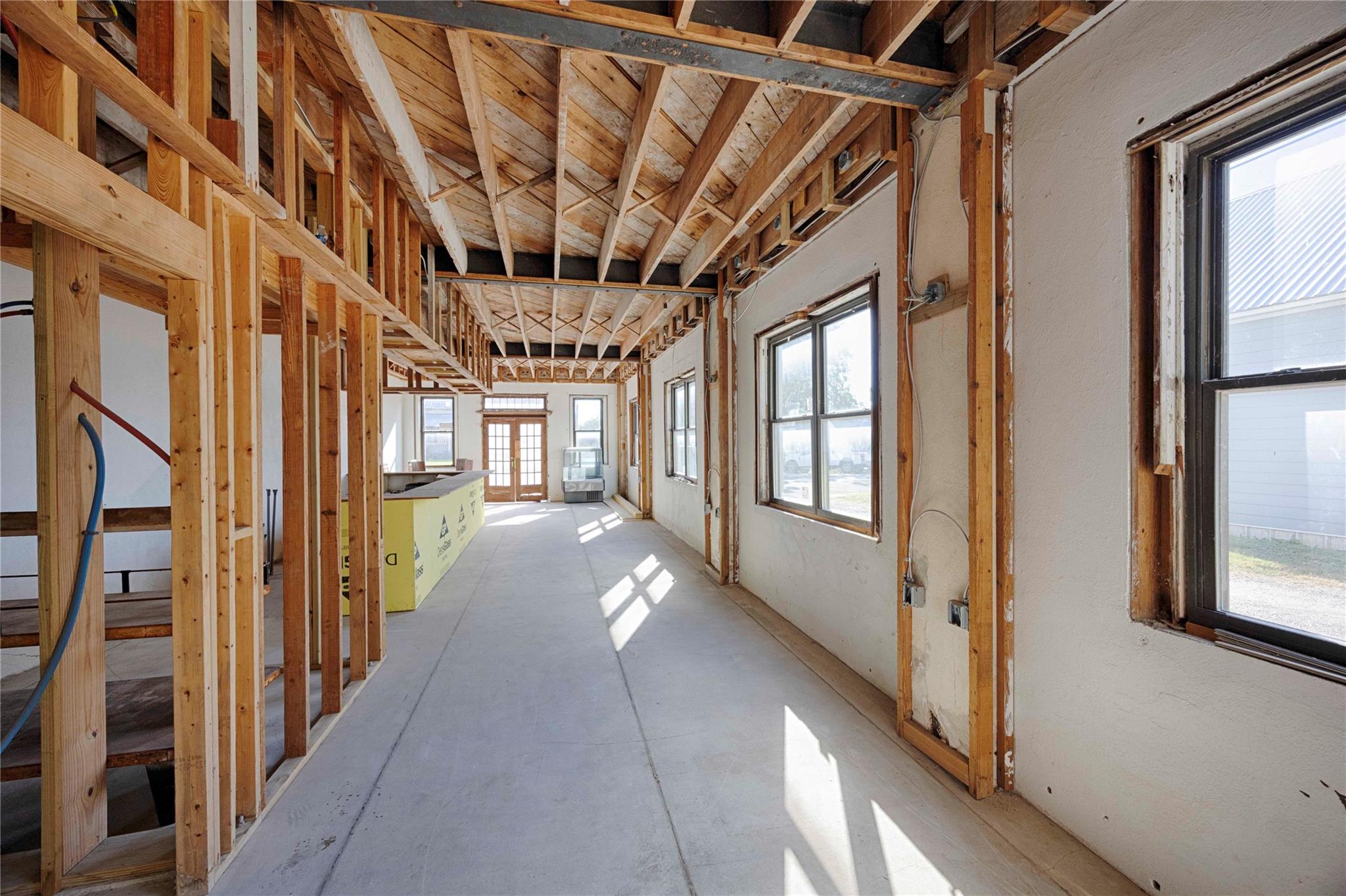 607 Lyons Ave, Schulenburg, TX 78956