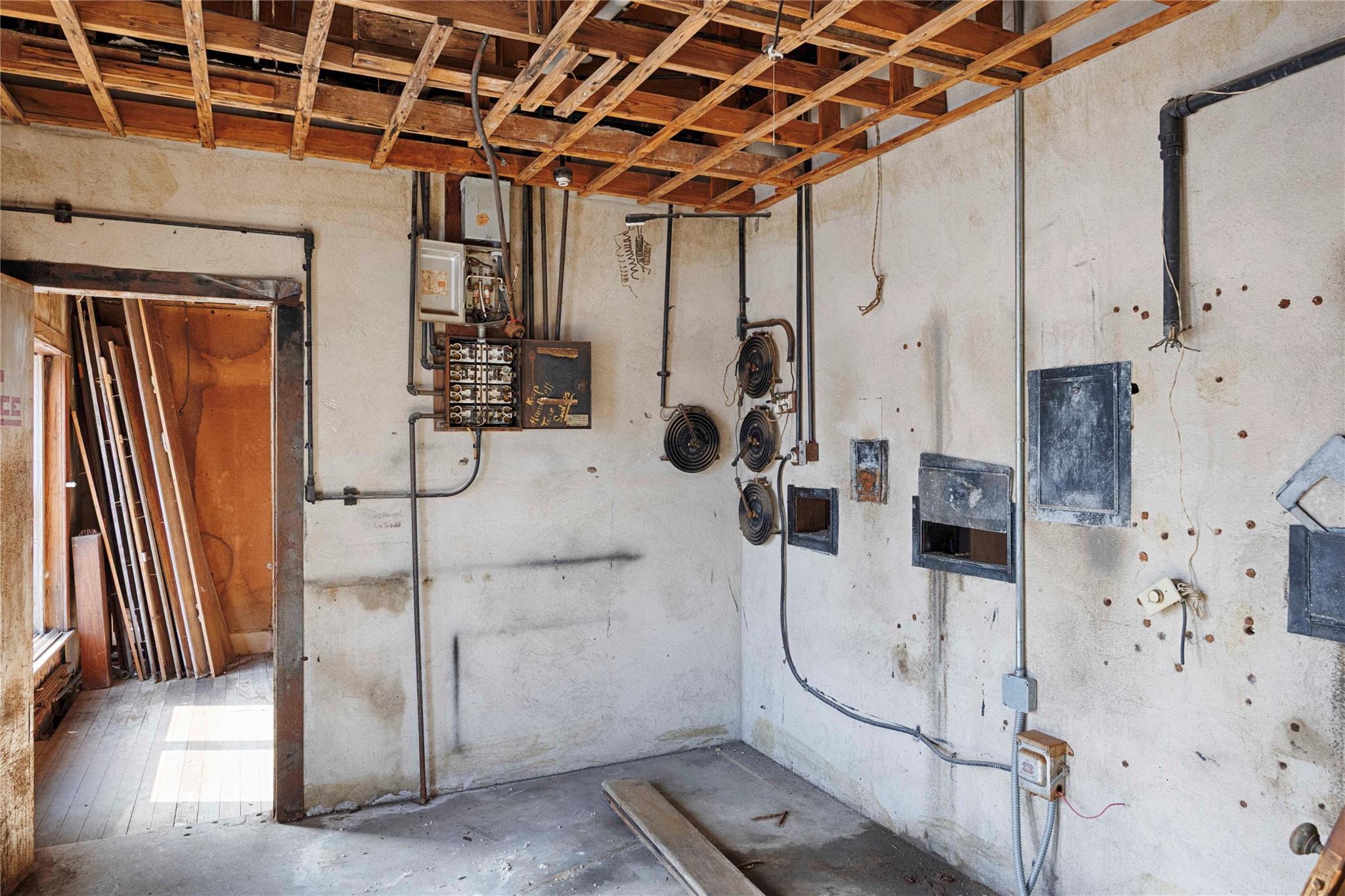 607 Lyons Ave, Schulenburg, TX 78956