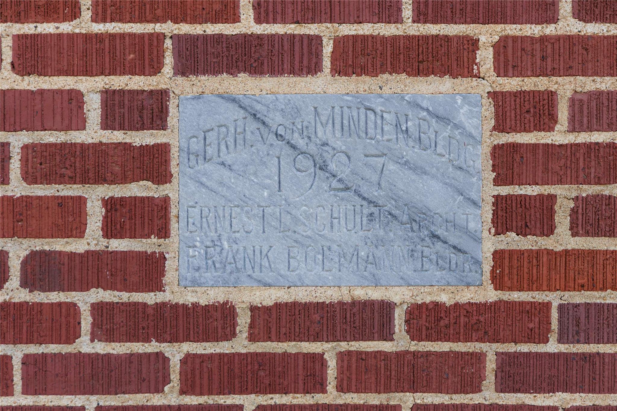 607 Lyons Ave, Schulenburg, TX 78956