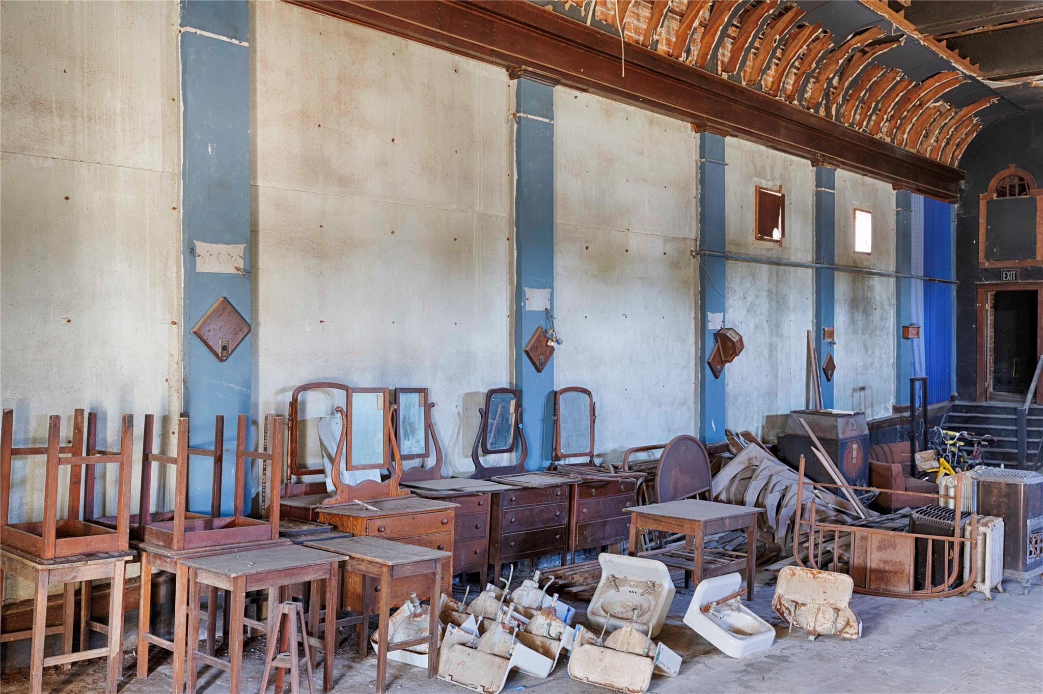 607 Lyons Ave, Schulenburg, TX 78956