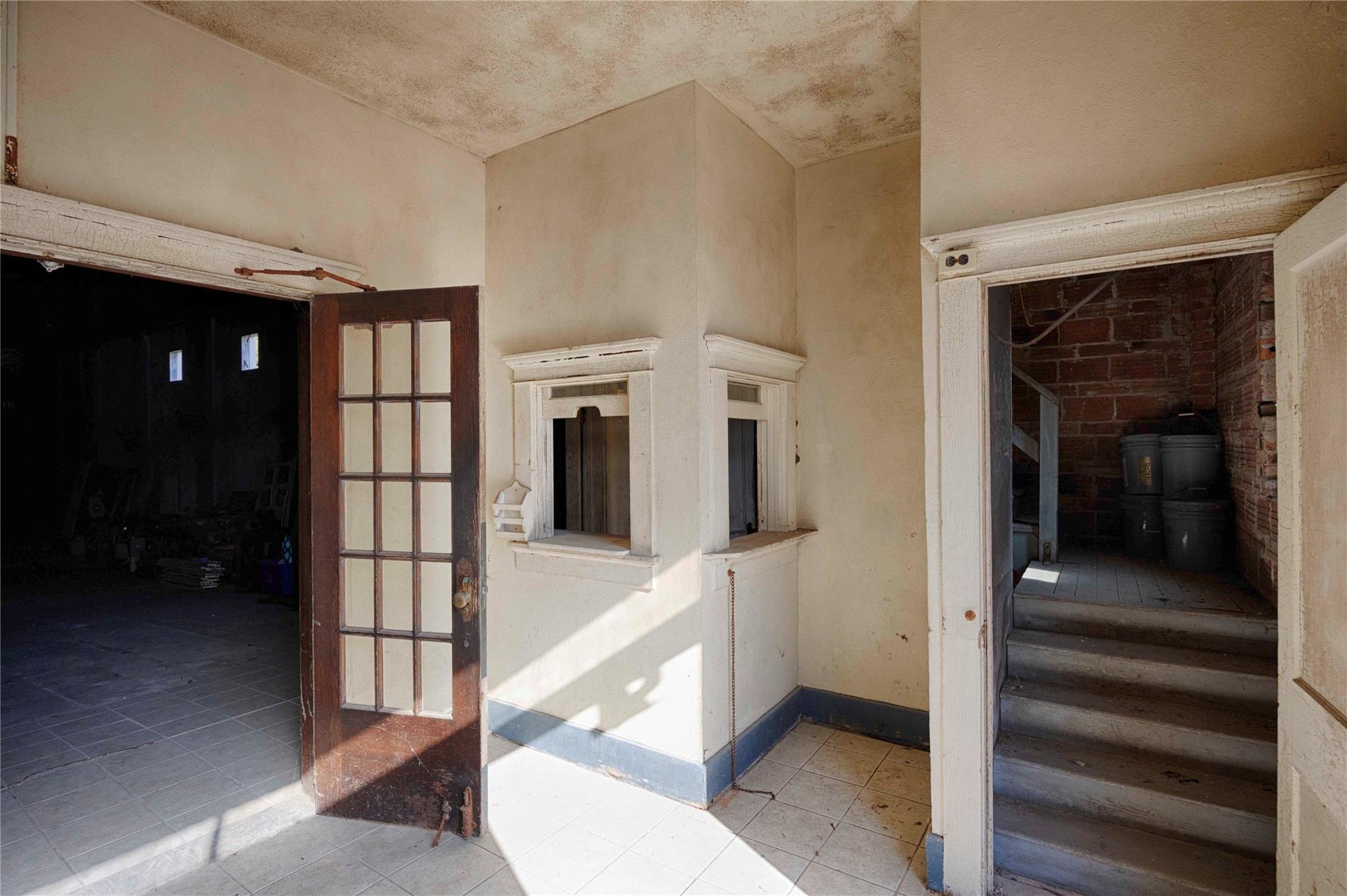 607 Lyons Ave, Schulenburg, TX 78956