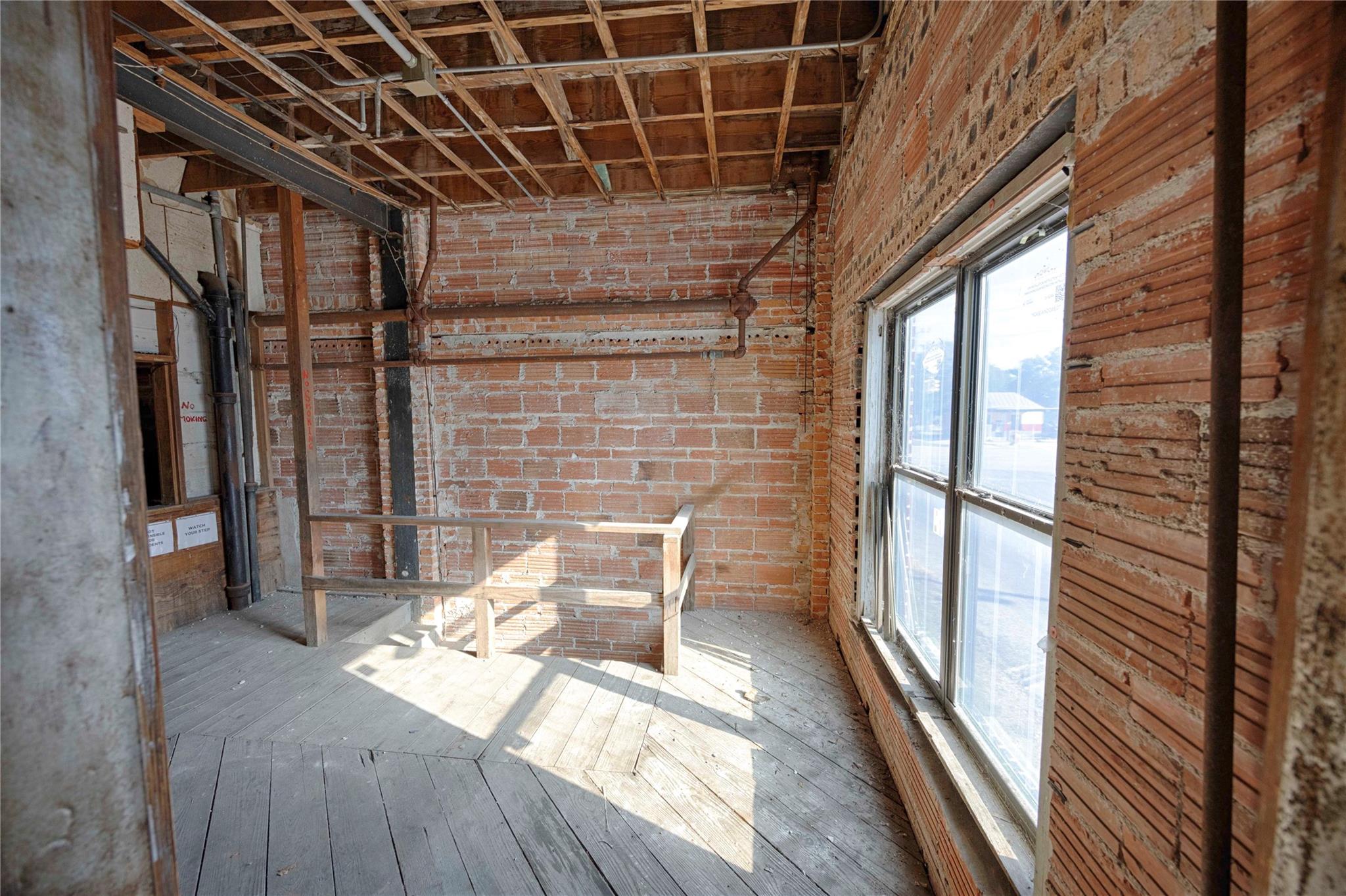 607 Lyons Ave, Schulenburg, TX 78956