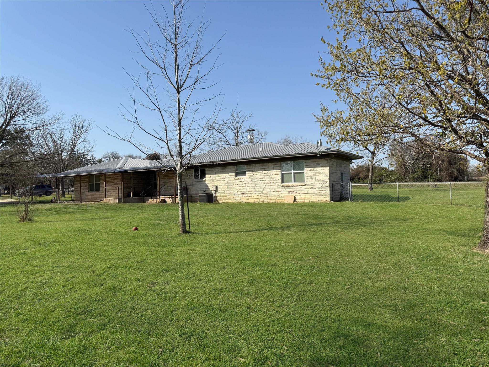 1401 Fm 112, Lexington, TX 78947