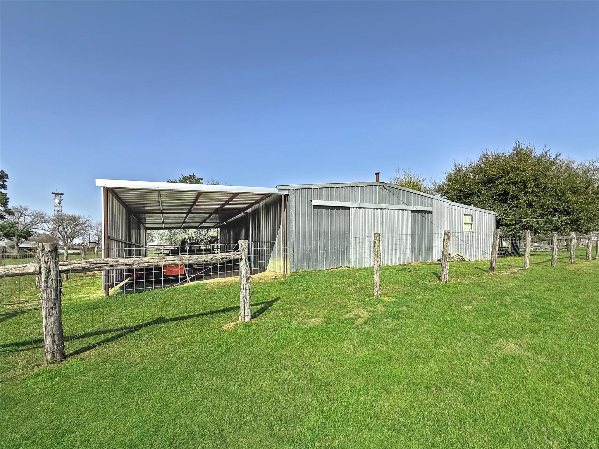 1401 Fm 112, Lexington, TX 78947