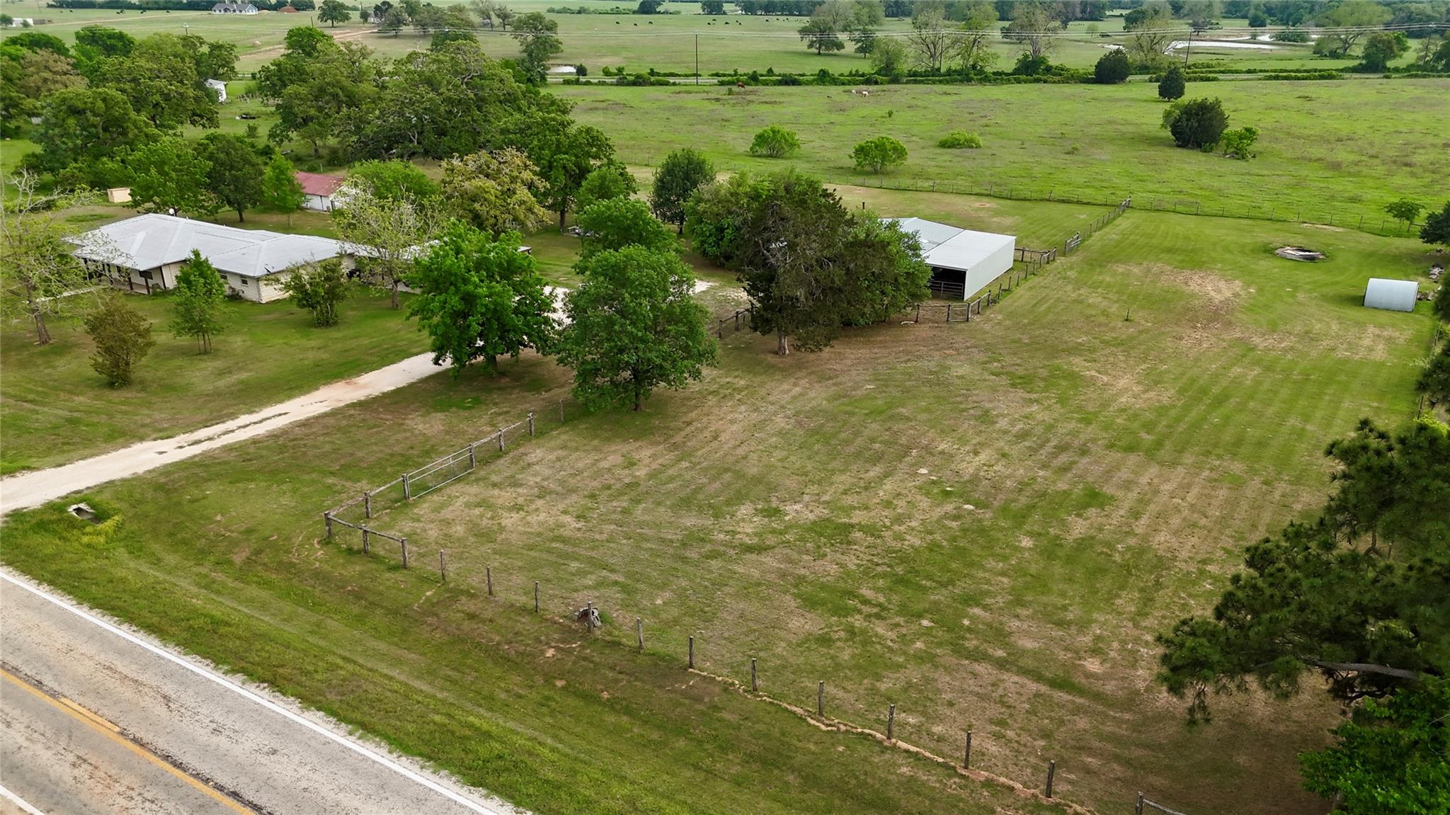 1401 Fm 112, Lexington, TX 78947