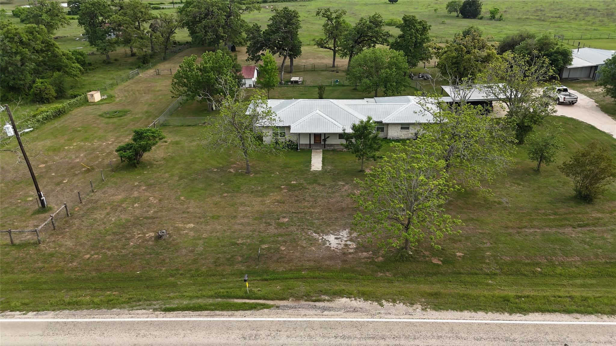 1401 Fm 112, Lexington, TX 78947