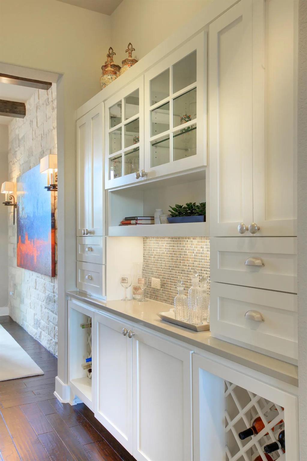 7729 Becasseau Dr, Austin, TX 78738