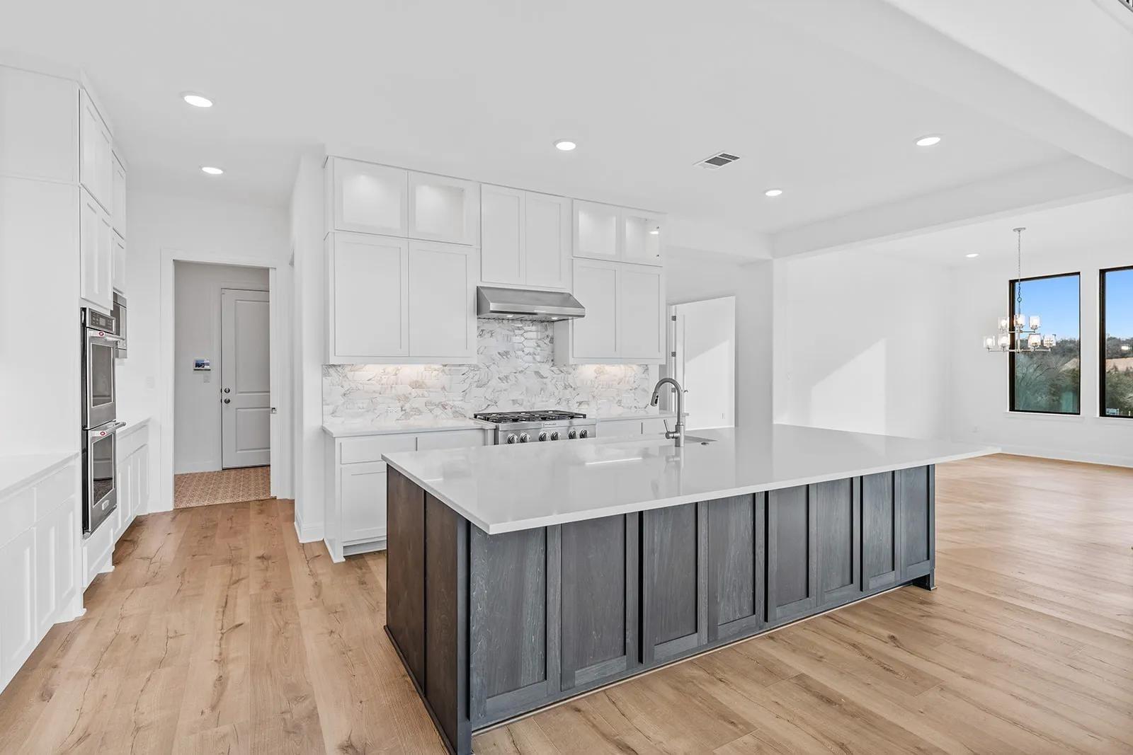 2004 Crimson Sunset Cv, Georgetown, TX 78628