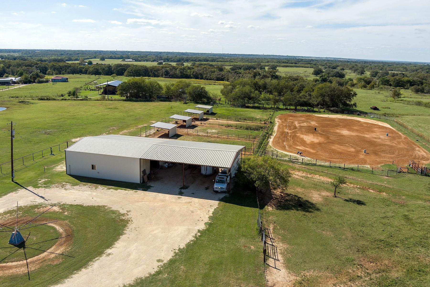2542 Witter Rd, Lockhart, TX 78644