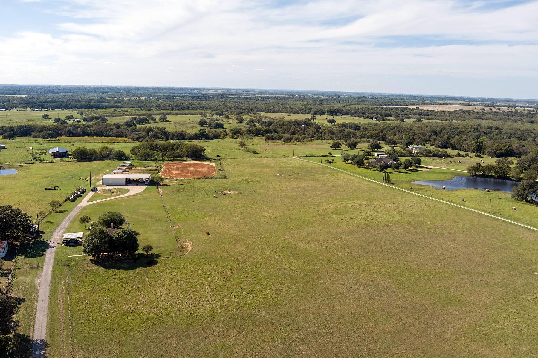 2542 Witter Rd, Lockhart, TX 78644