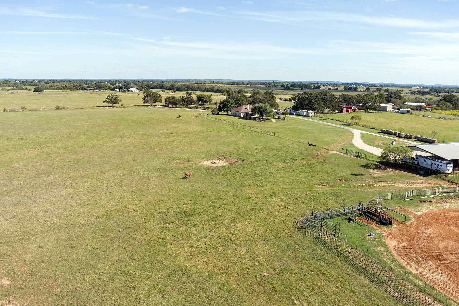 2542 Witter Rd, Lockhart, TX 78644