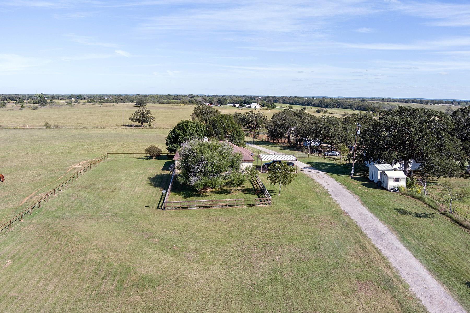 2542 Witter Rd, Lockhart, TX 78644