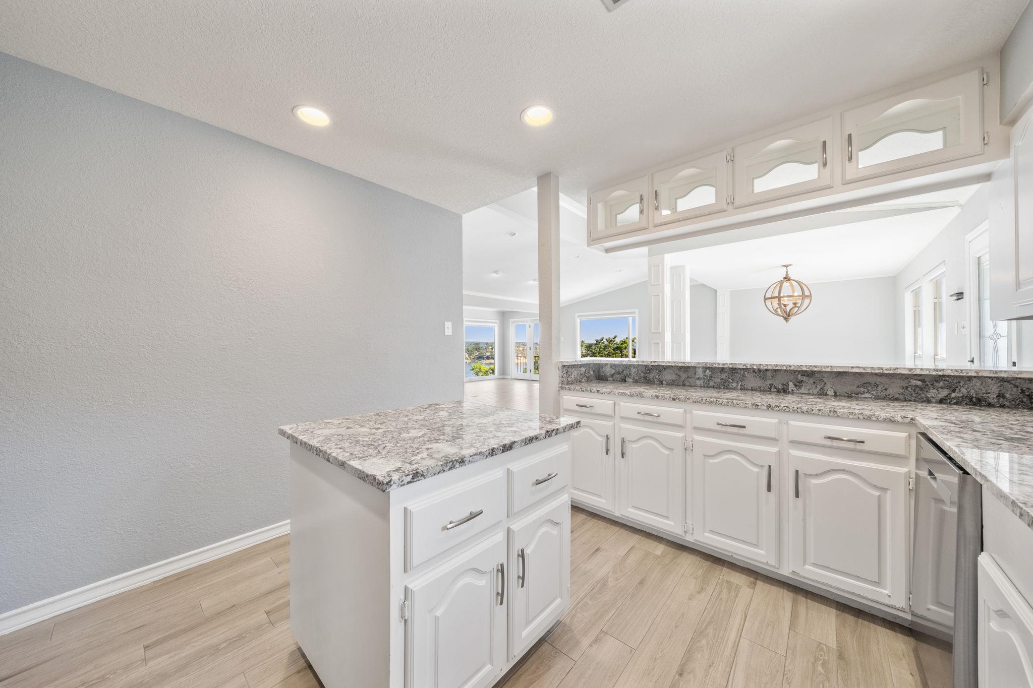 721 Mariner Dv, Lakeway, TX 78734