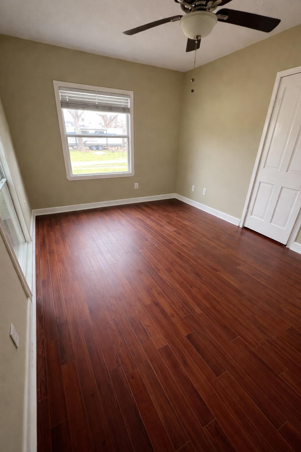 305 W Davilla St, Granger, TX 76530