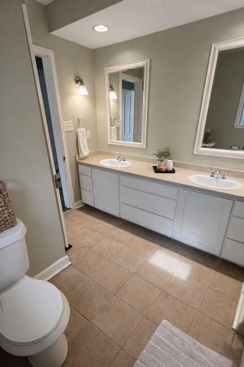 305 W Davilla St, Granger, TX 76530