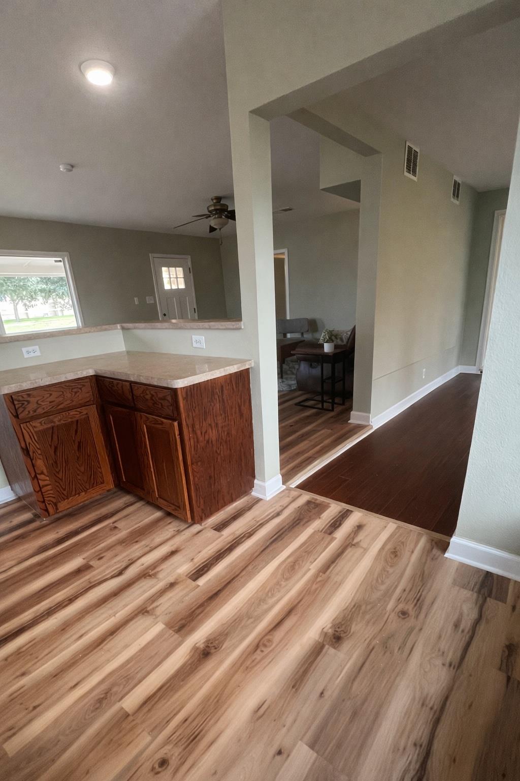 305 W Davilla St, Granger, TX 76530