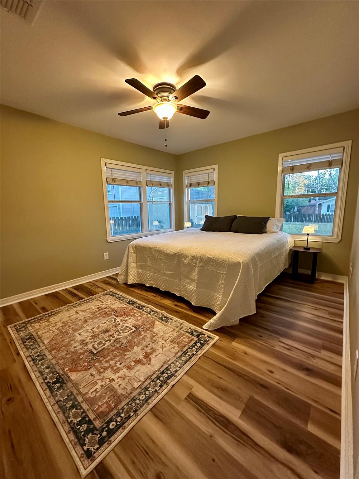 305 W Davilla St, Granger, TX 76530