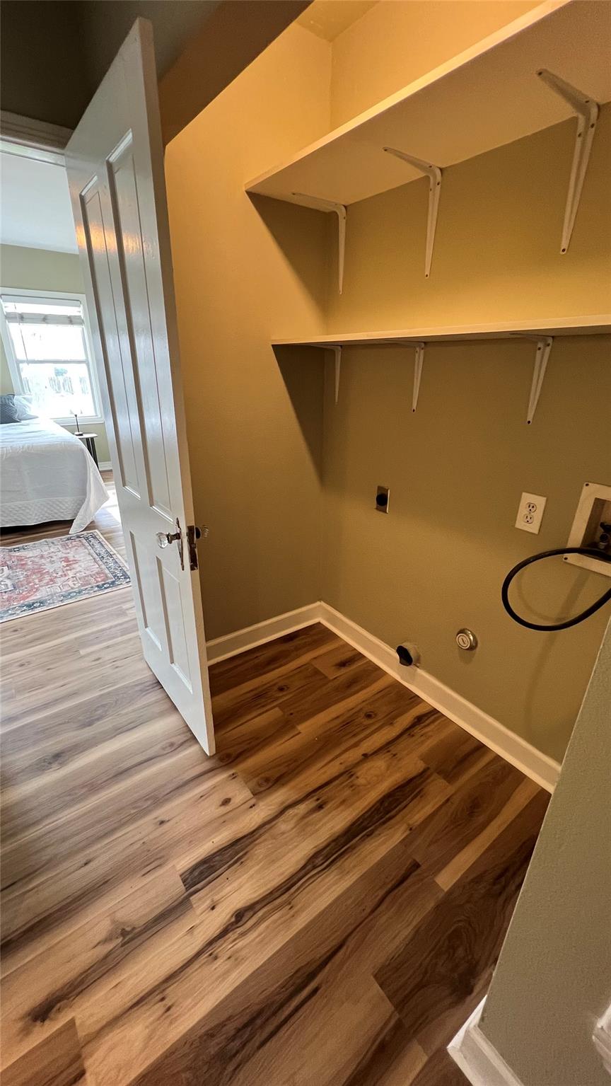 305 W Davilla St, Granger, TX 76530