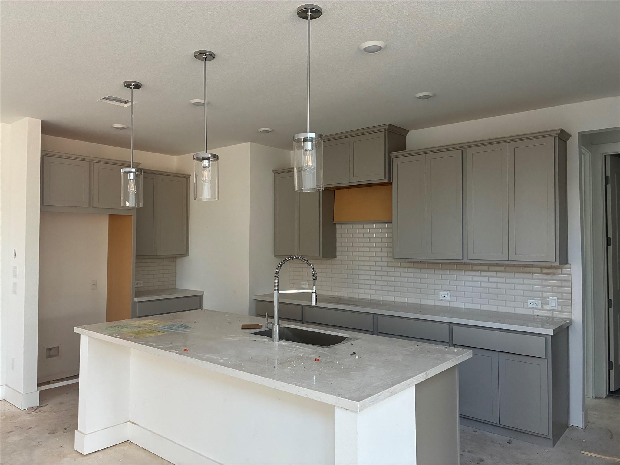 Liberty Hill, TX 78642