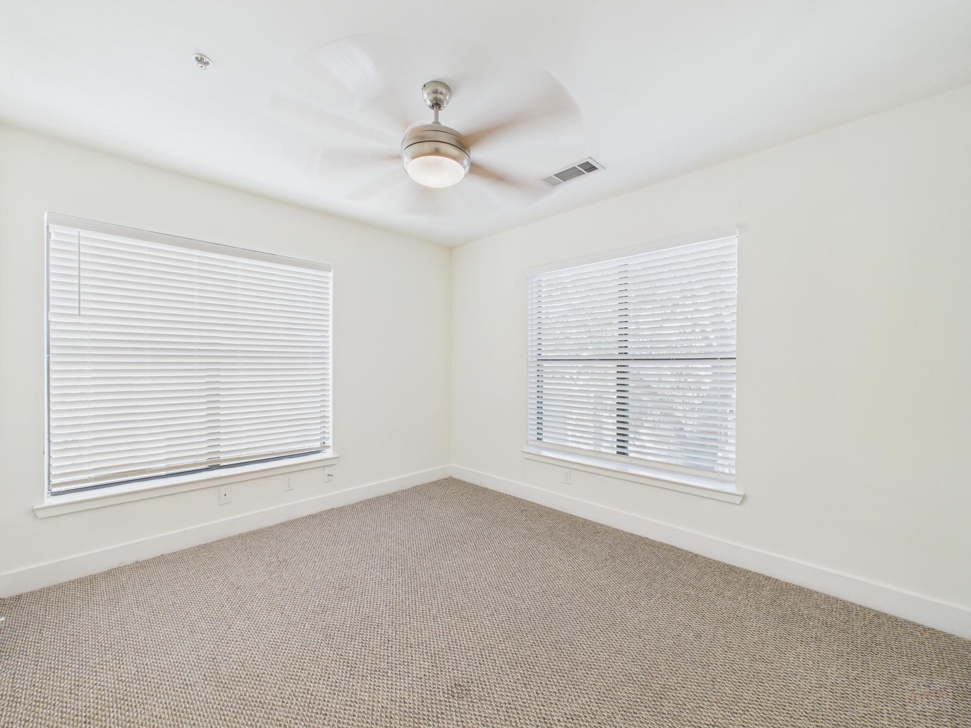 711 W 32nd St # 111, Austin, TX 78705