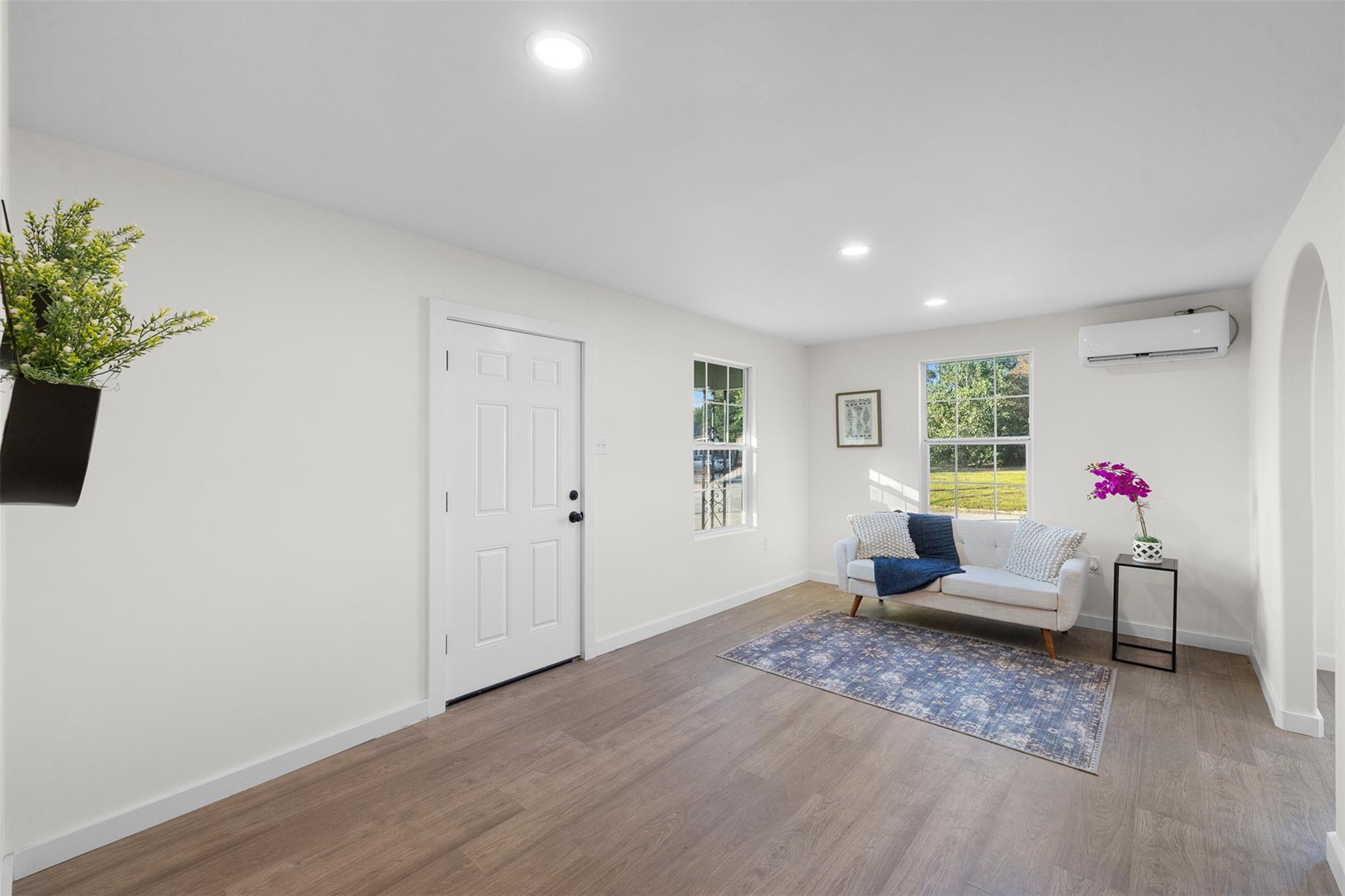 836 W Bell Ave, Rockdale, TX 76567