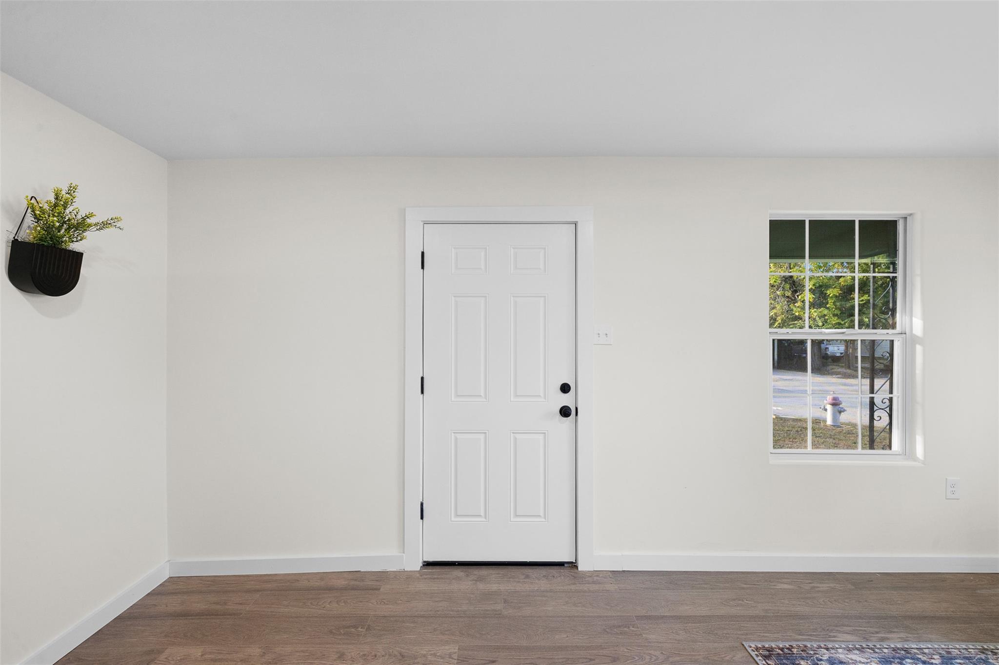 836 W Bell Ave, Rockdale, TX 76567