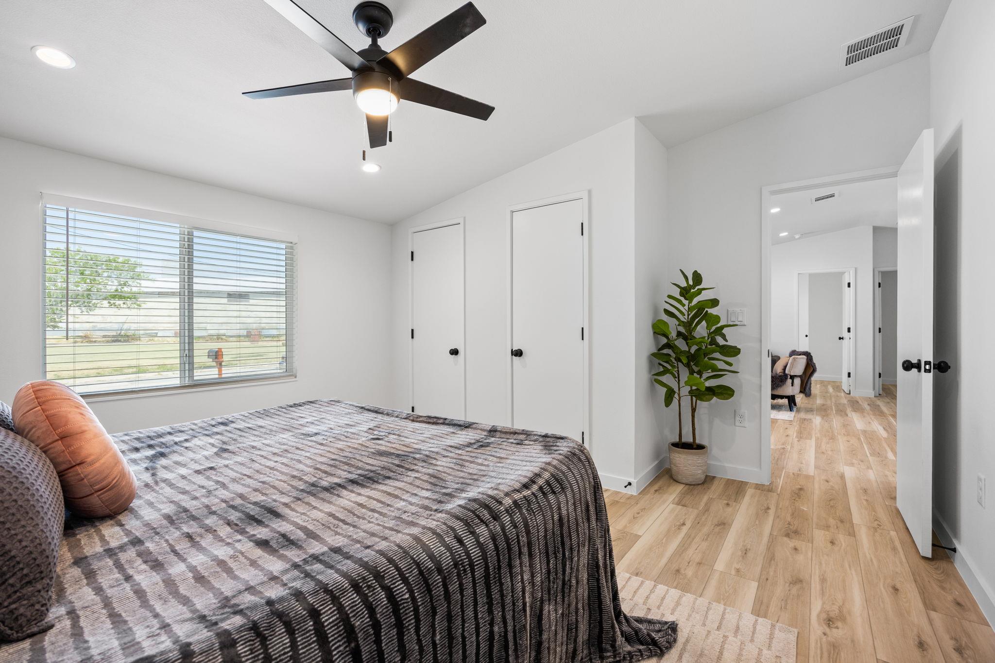 404 E Pecan St, Taylor, TX 76574