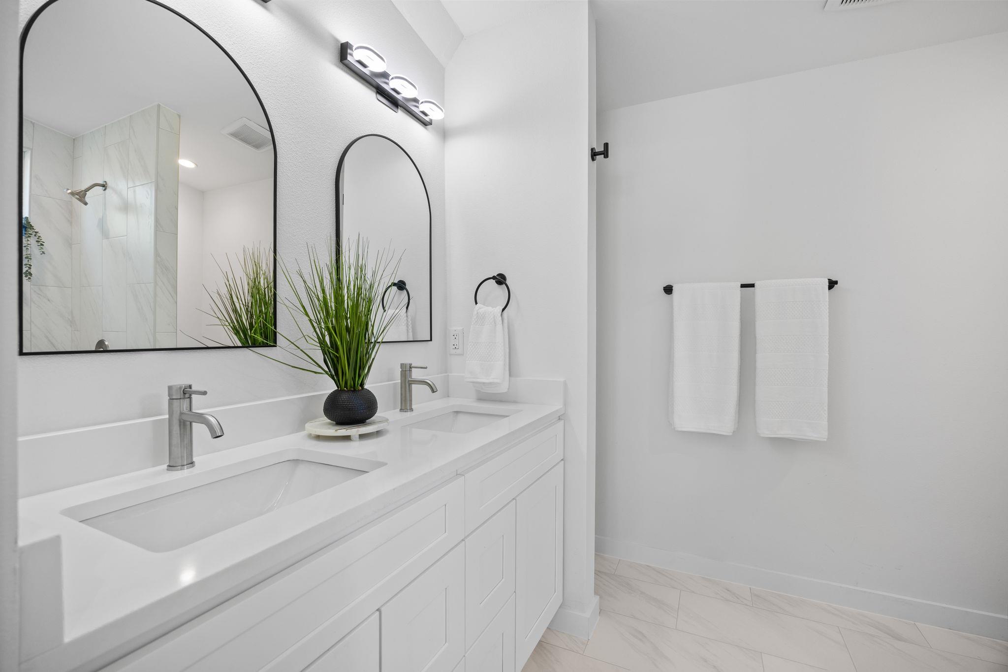 404 E Pecan St, Taylor, TX 76574