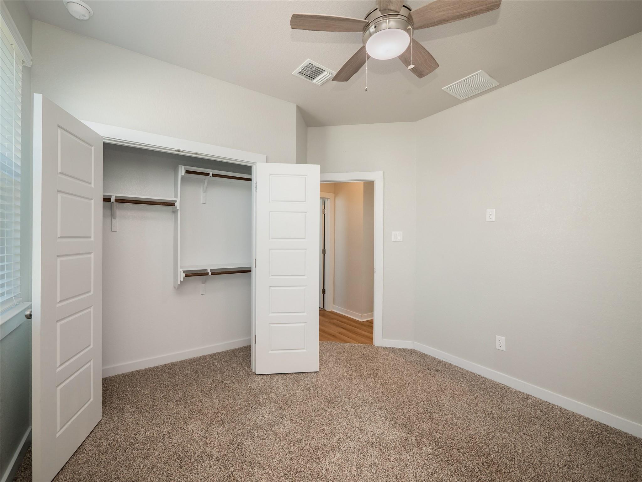 417 Ravens Crest Dr, Hutto, TX 78634