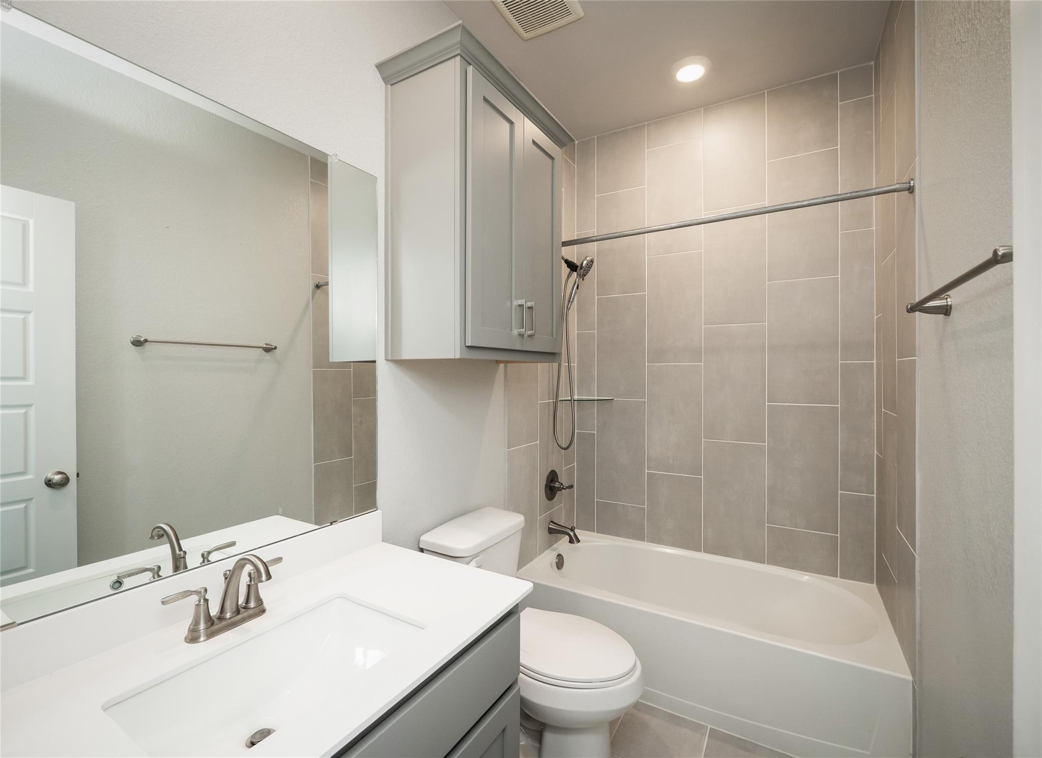 417 Ravens Crest Dr, Hutto, TX 78634