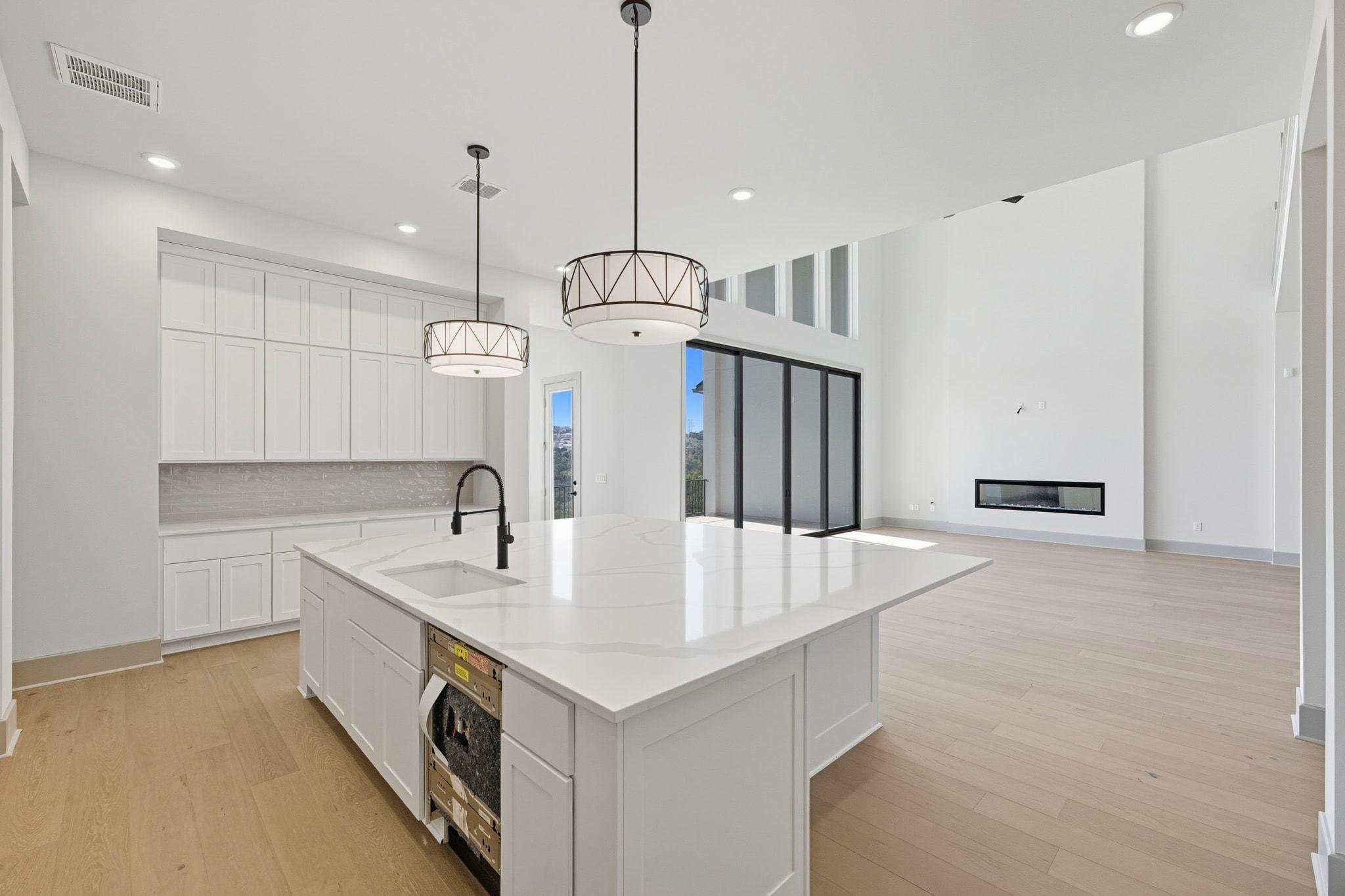 942 Bristol Creek Bnd, Lakeway, TX 78738