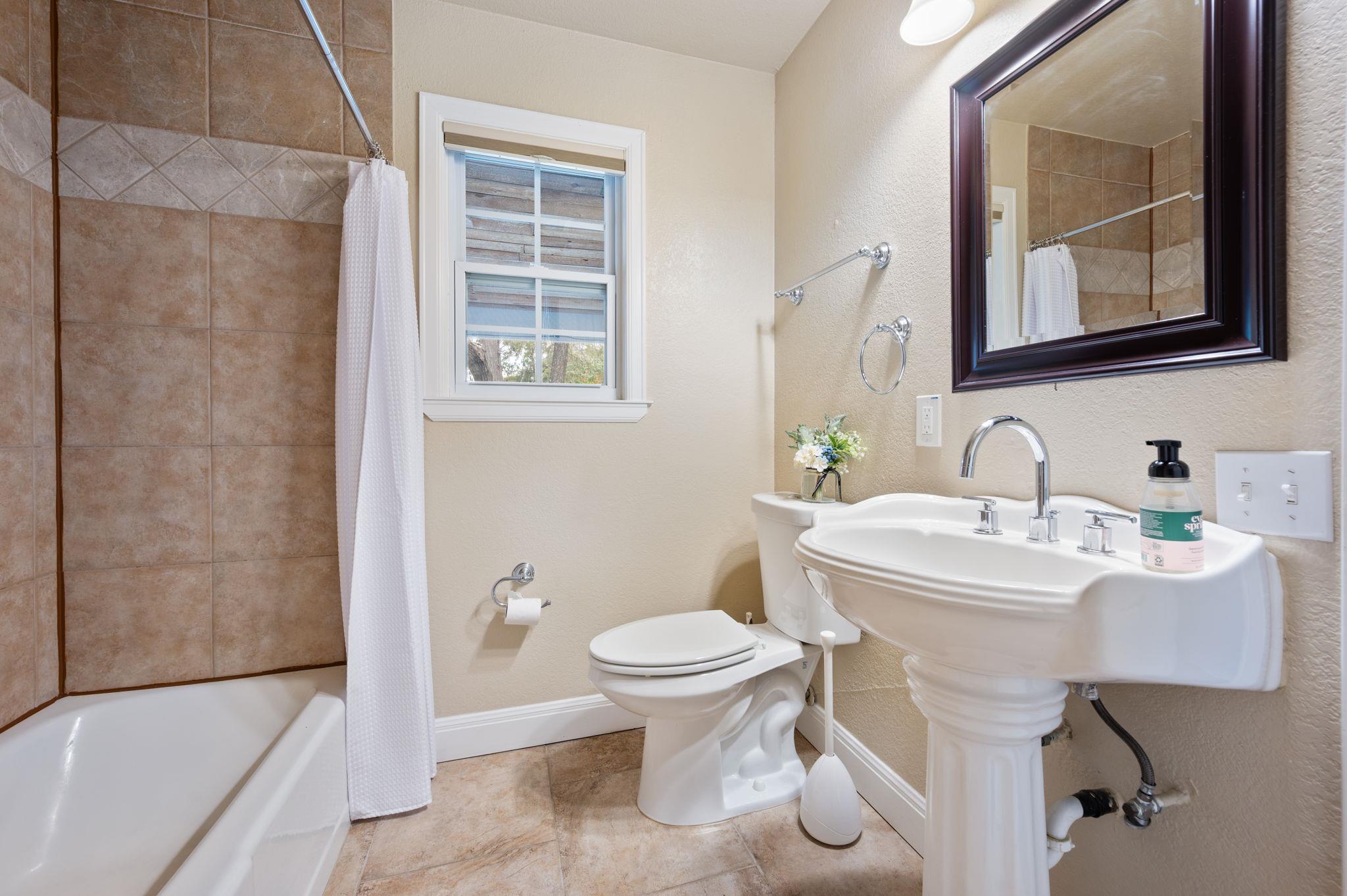 3811 Byron Dr, Austin, TX 78704