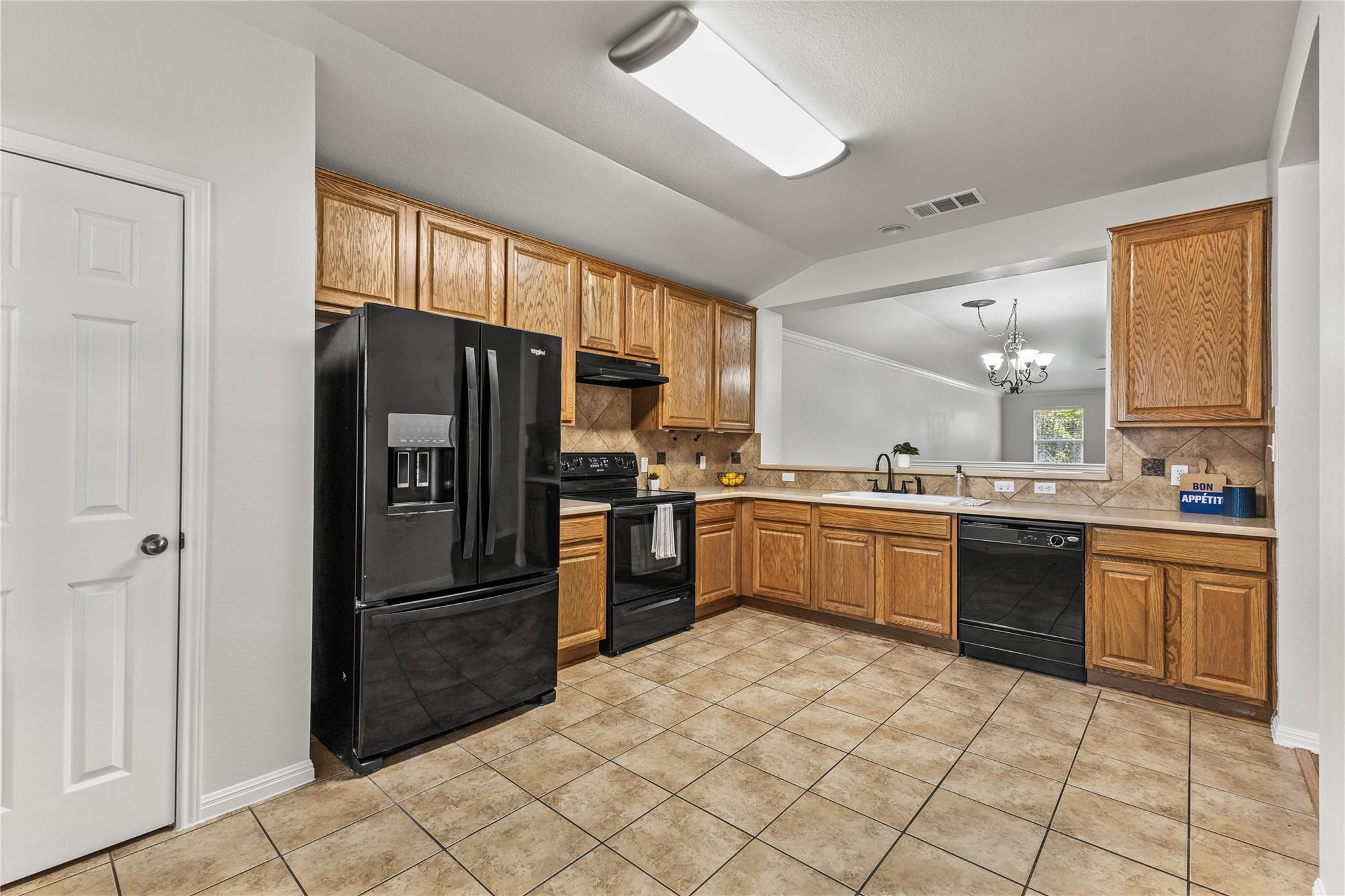 7733 Little Deer Trl, Georgetown, TX 78628