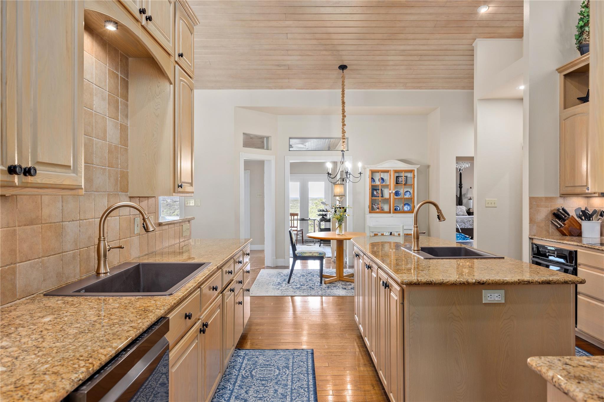 125 Deer Haven Ln W, Hunt, TX 78024