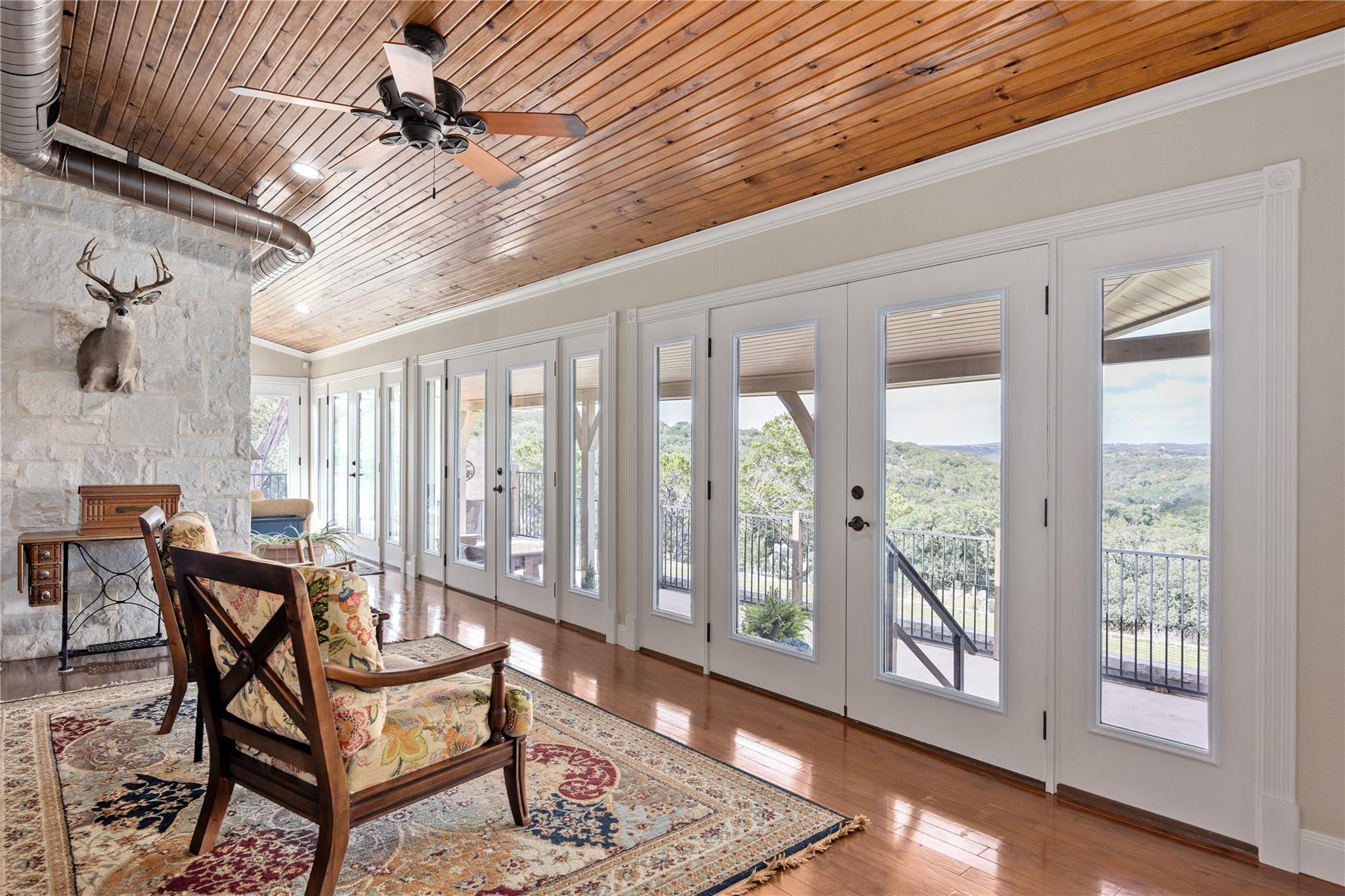 125 Deer Haven Ln W, Hunt, TX 78024