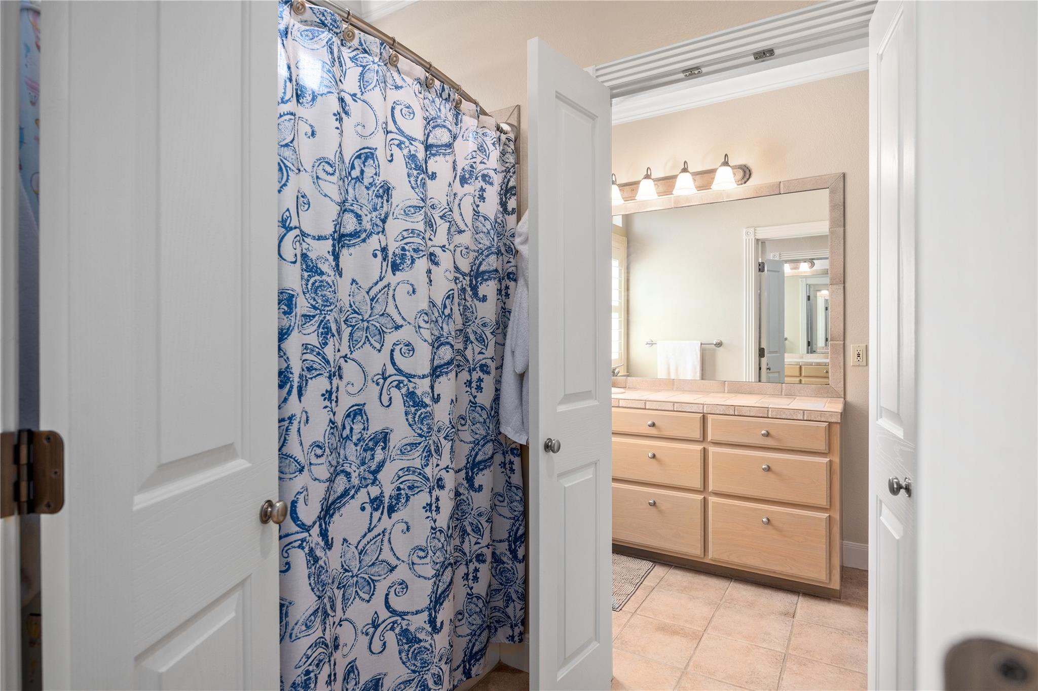 125 Deer Haven Ln W, Hunt, TX 78024