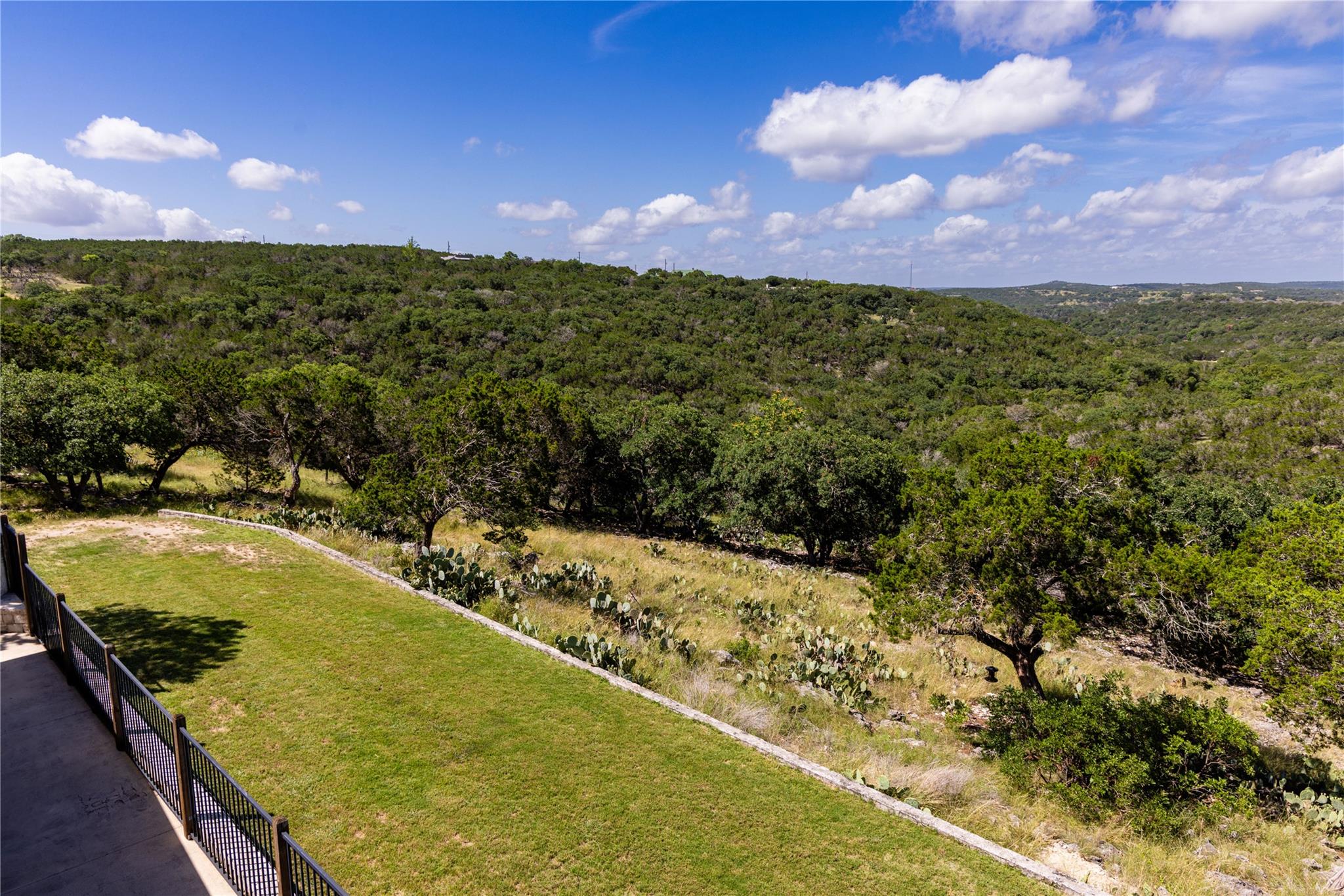 125 Deer Haven Ln W, Hunt, TX 78024