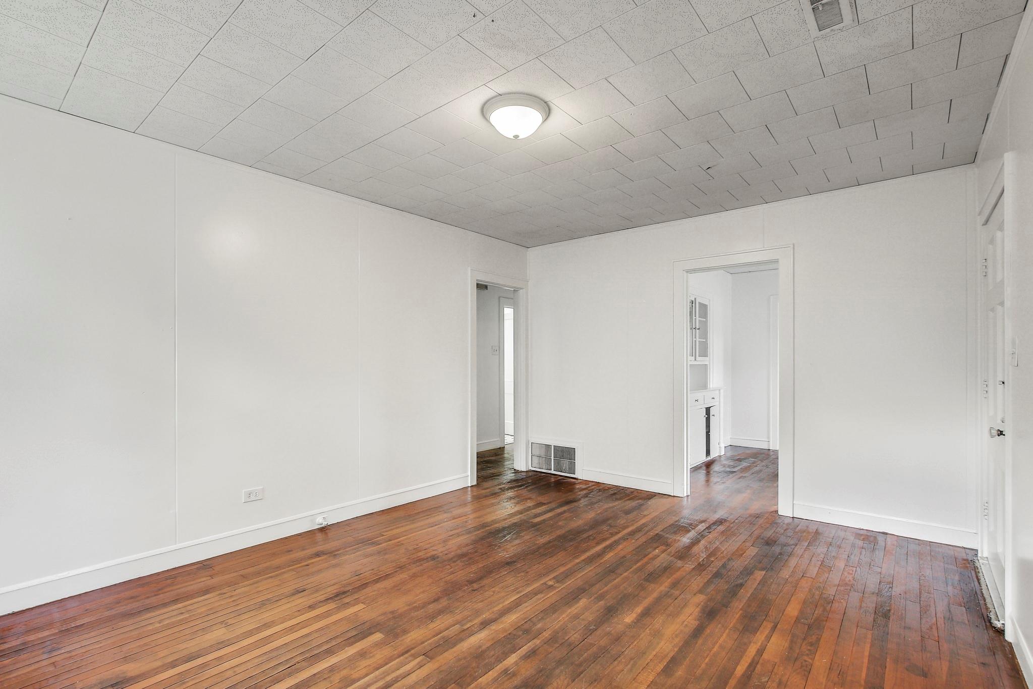 1403 Burns Blvd, Taylor, TX 76574