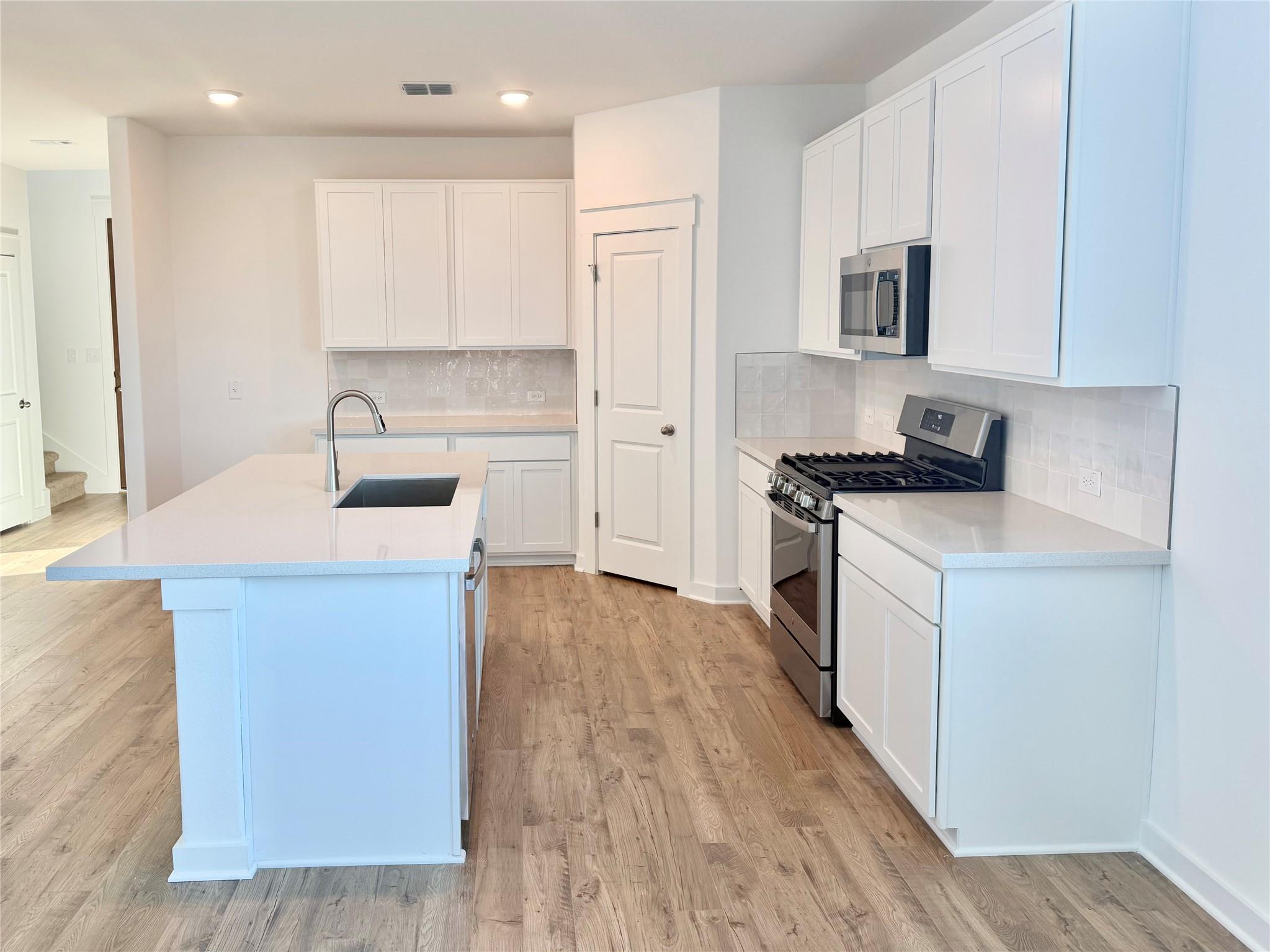 132 Royal Fern Rd Rd, Hutto, TX 78634