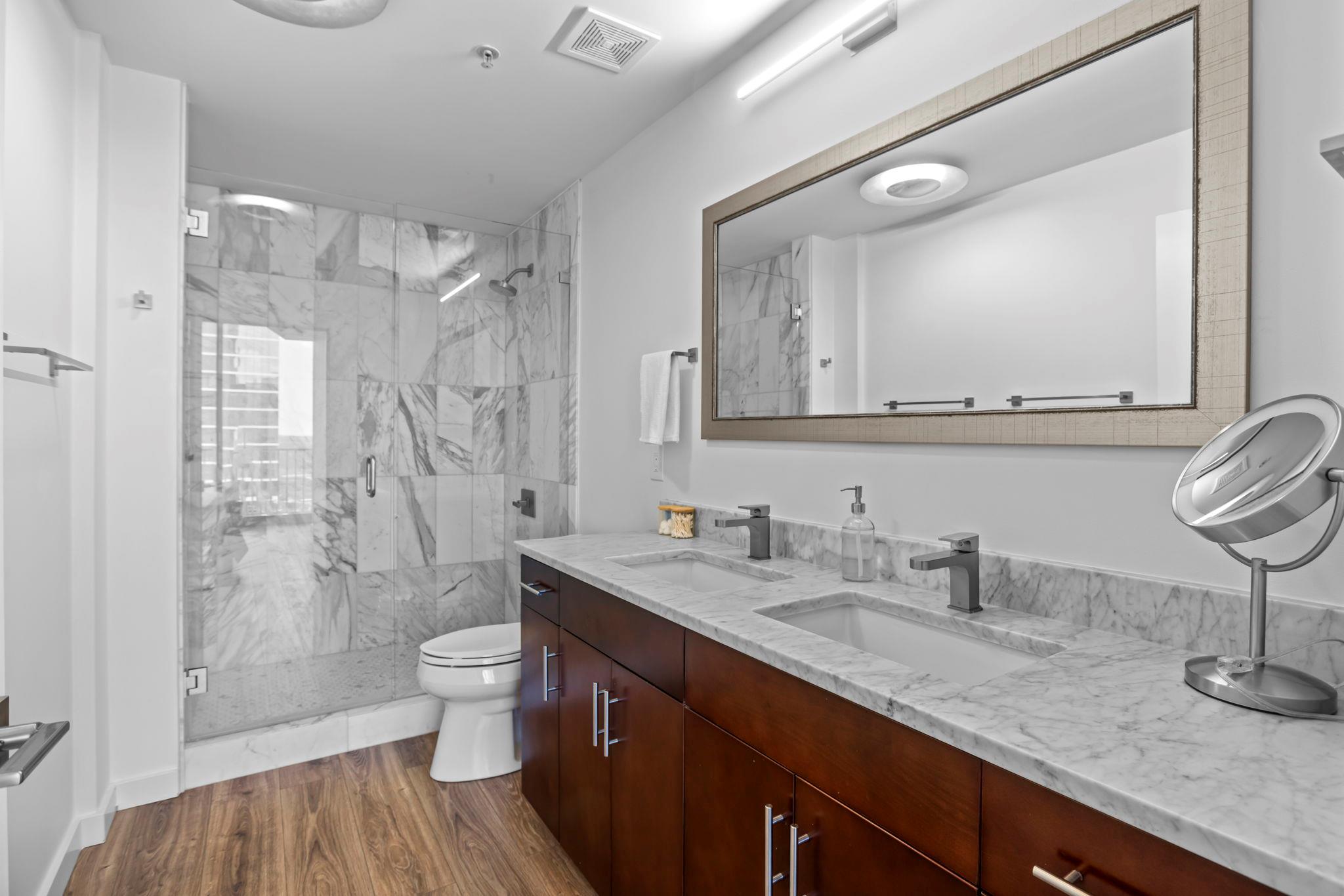 360 Nueces St # 3904, Austin, TX 78701