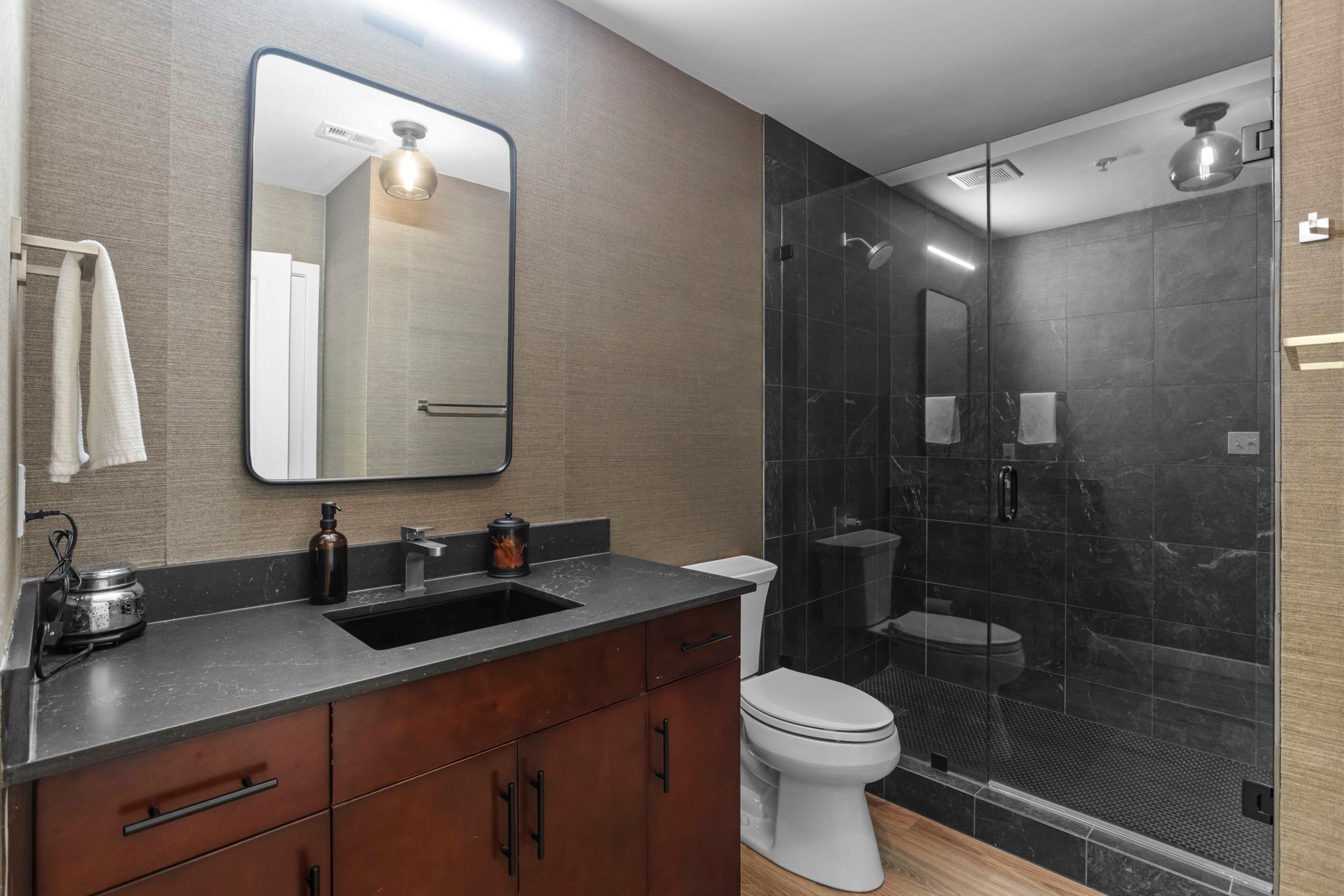 360 Nueces St # 3904, Austin, TX 78701