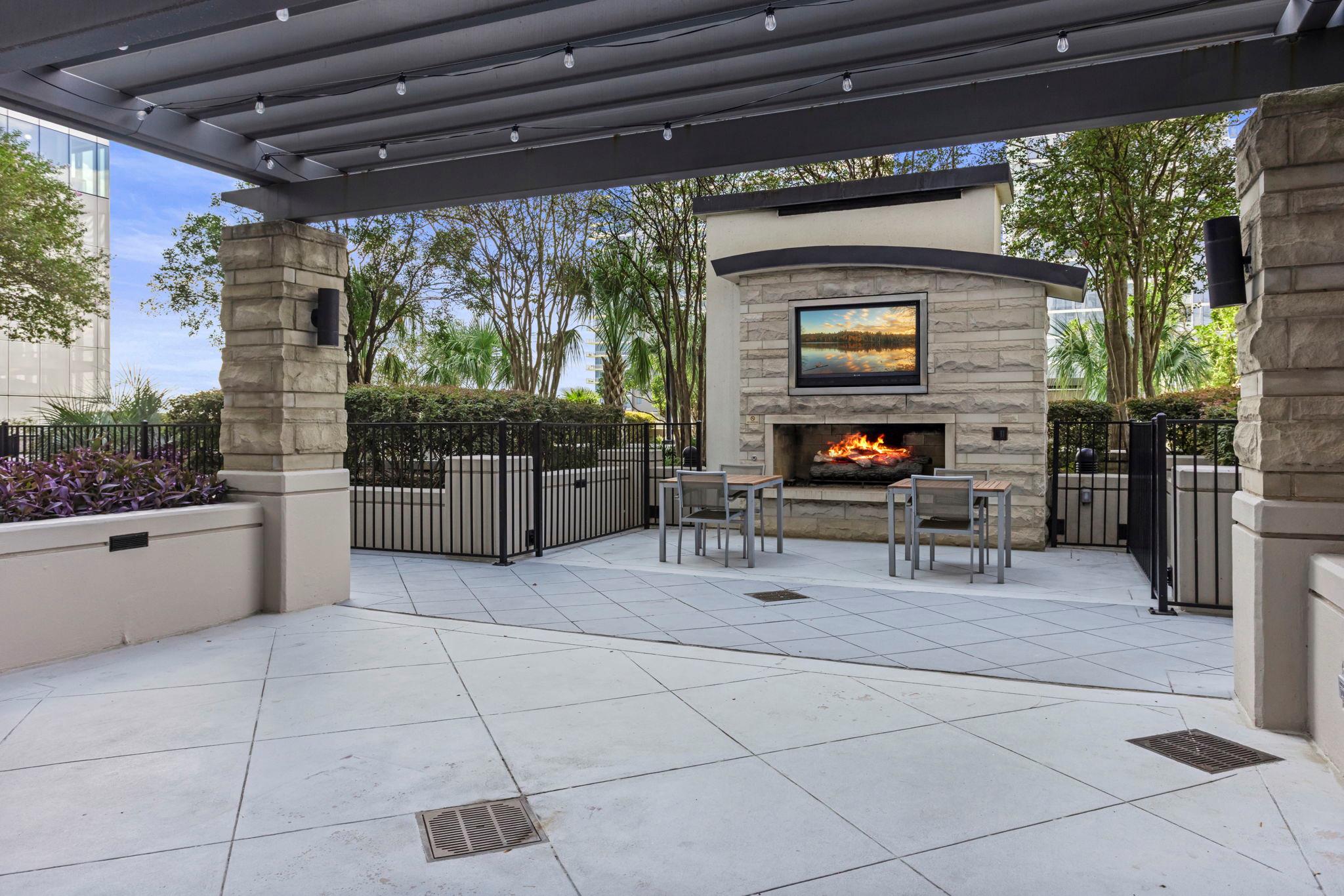 360 Nueces St # 3904, Austin, TX 78701