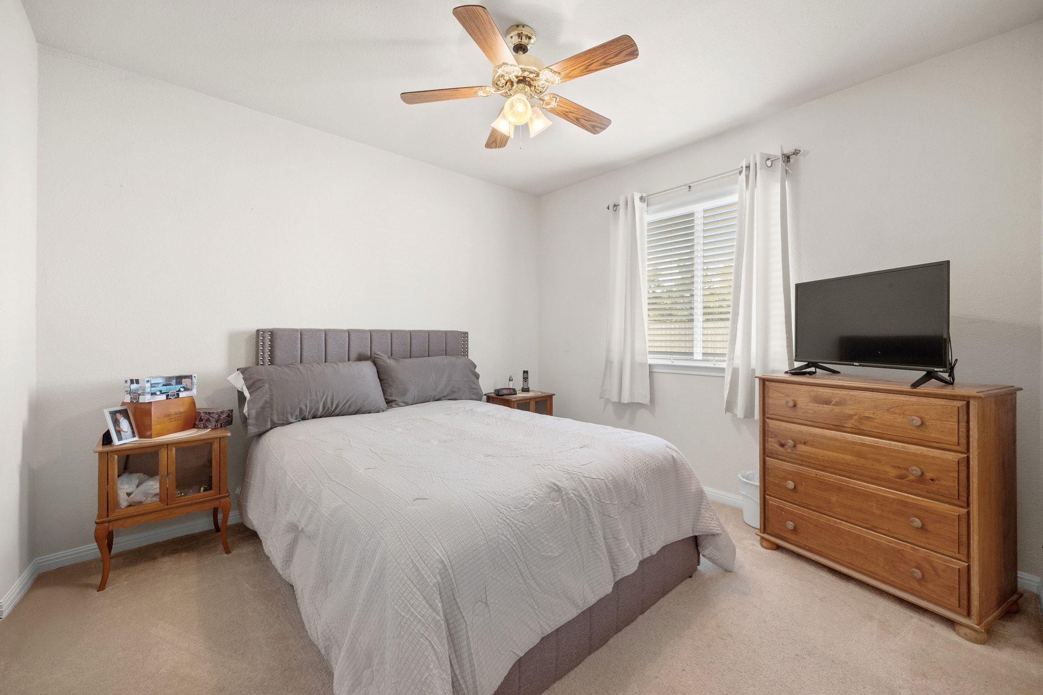 901 Kenneys Way, Round Rock, TX 78665