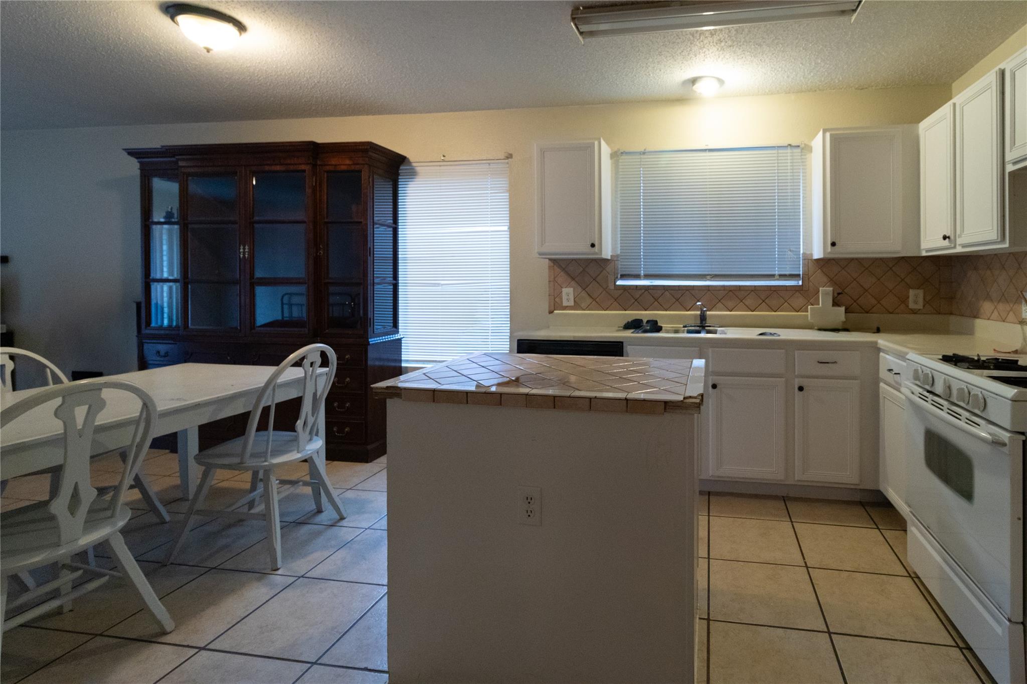 8090 Thaxton Rd, Austin, TX 78747