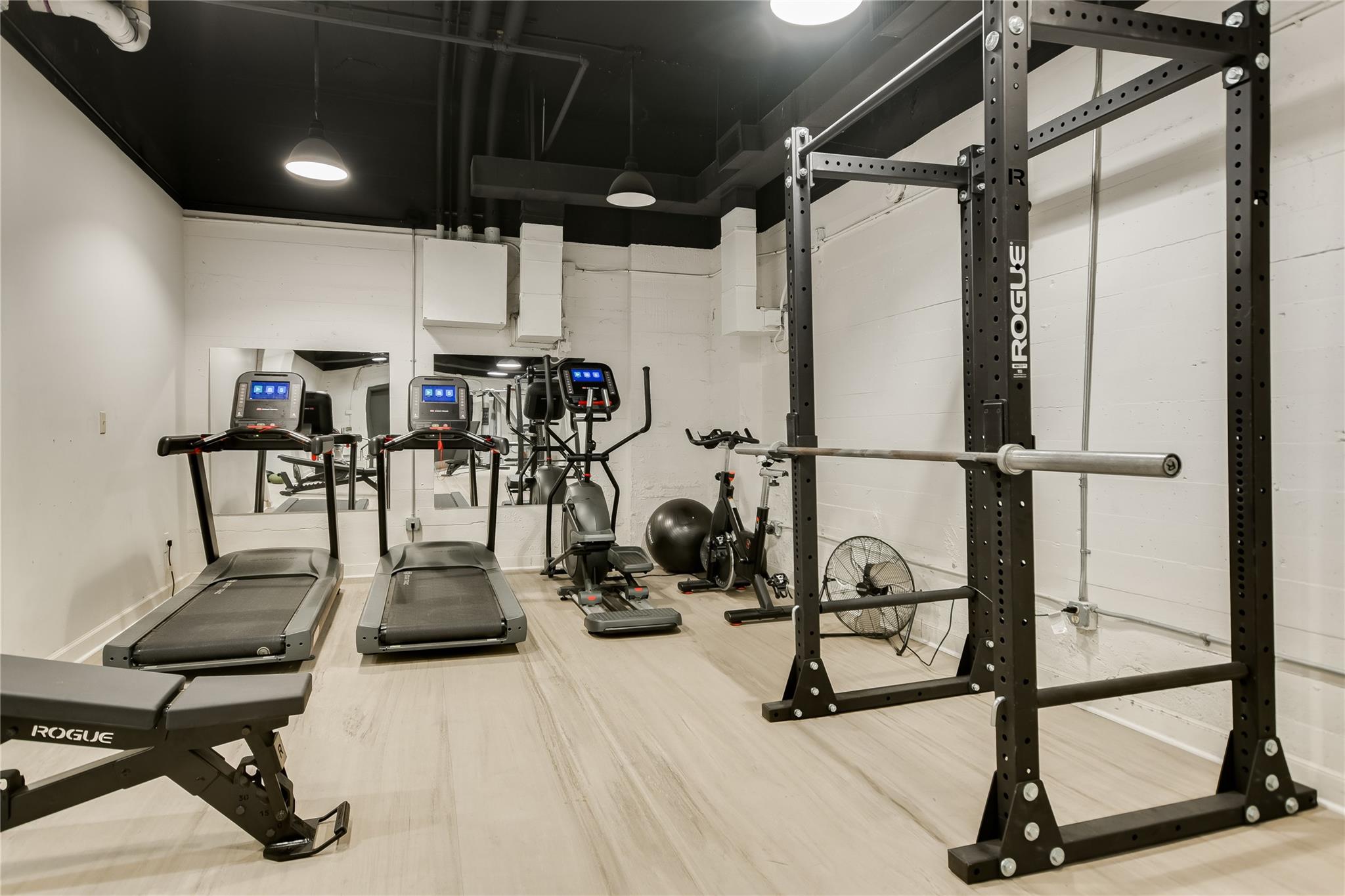 710 Colorado St # 2D, Austin, TX 78701