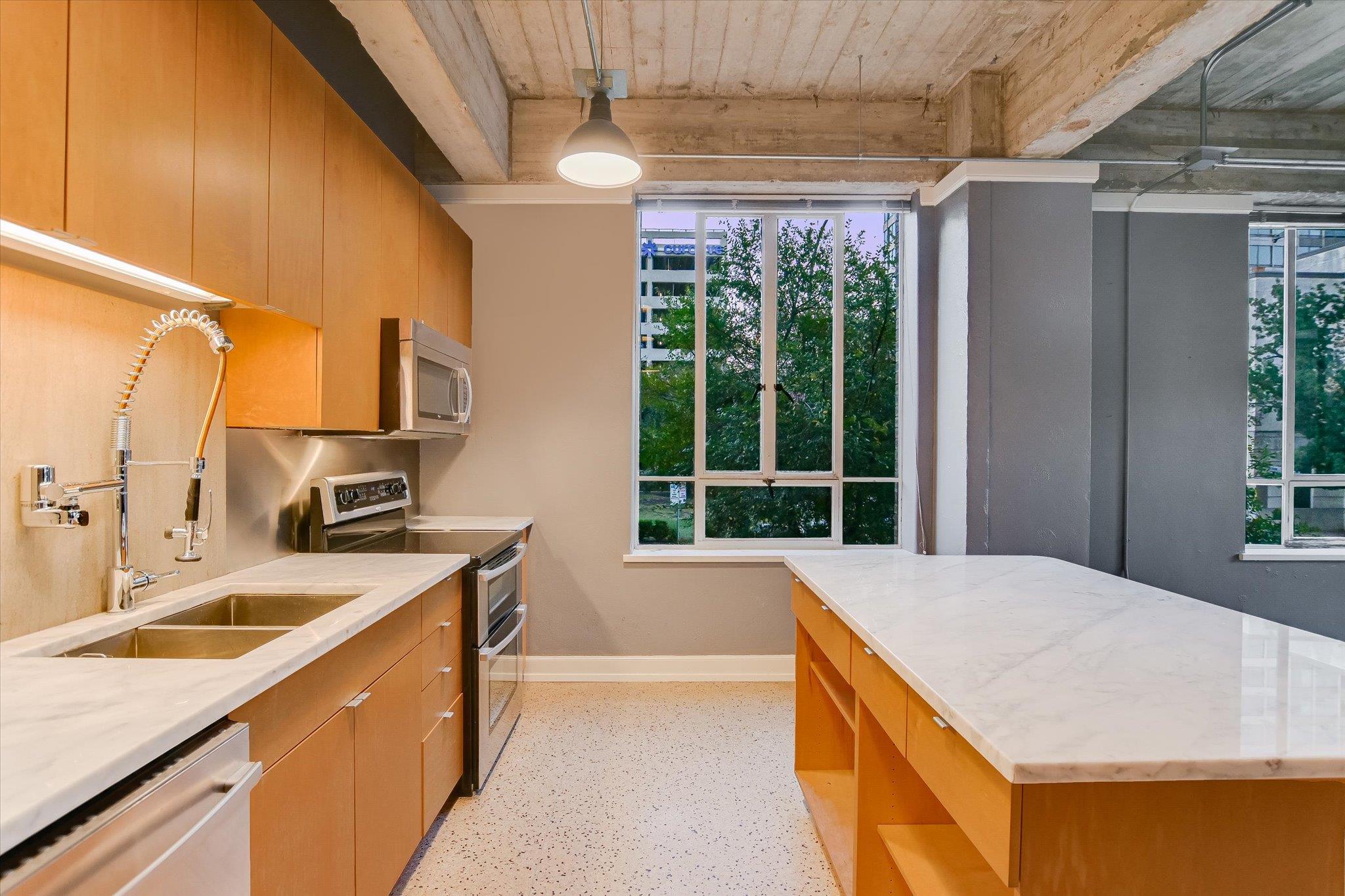 710 Colorado St # 2D, Austin, TX 78701