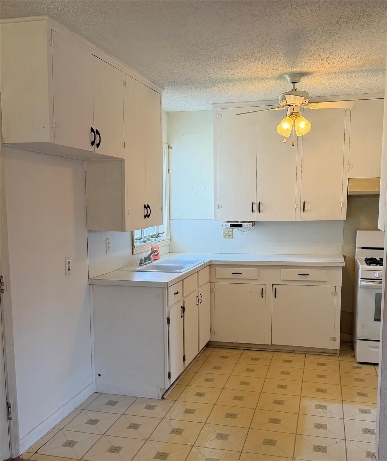 7103 Ryan Dr, Austin, TX 78757