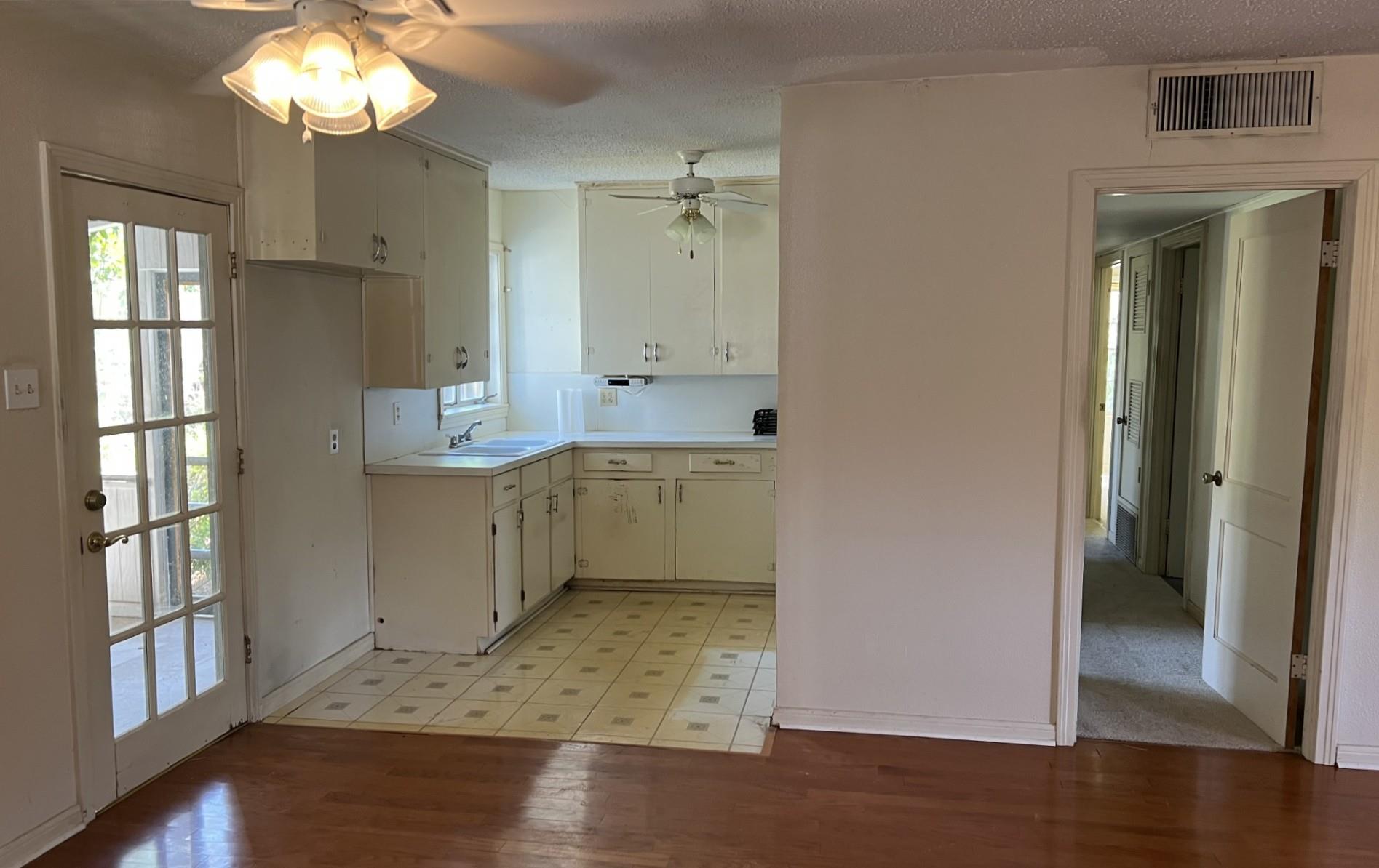 7103 Ryan Dr, Austin, TX 78757