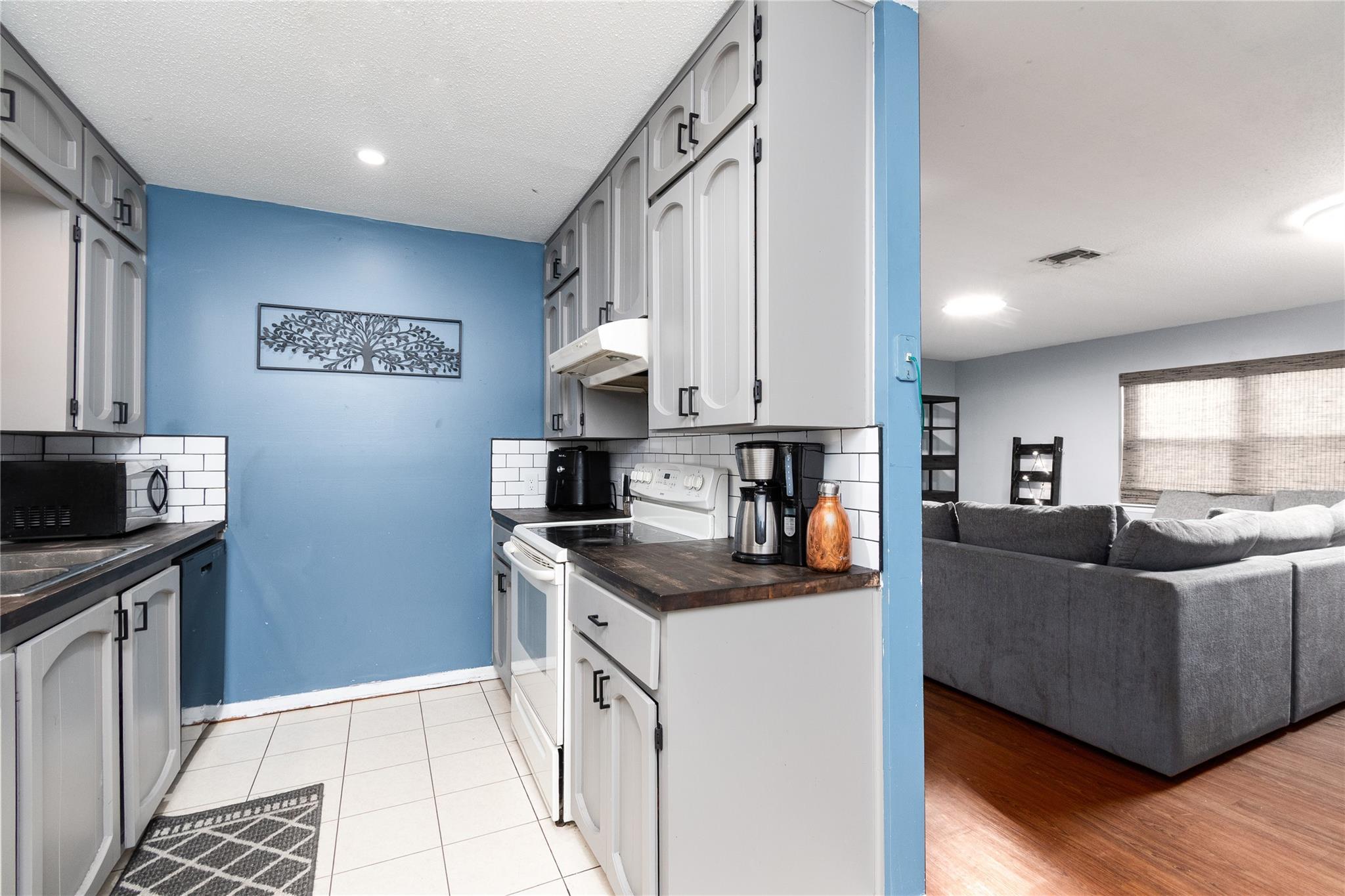 531 Santa Rosa Rd, Salado, TX 76571